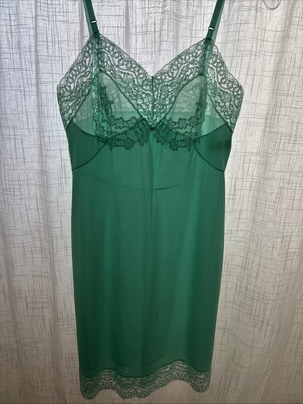 Vintage Vassarette Full Slip Womens Seafoam Lace Trim Nylon Tricot Small 32”