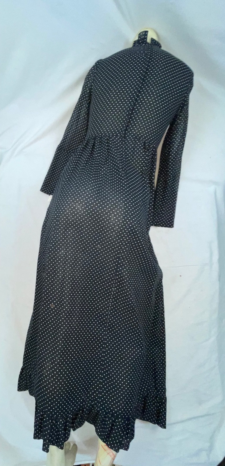 VTG 60S 70S DOES 40S WOMENS S BLACK POLKA DOT LONG HOUSE WORK DRESS