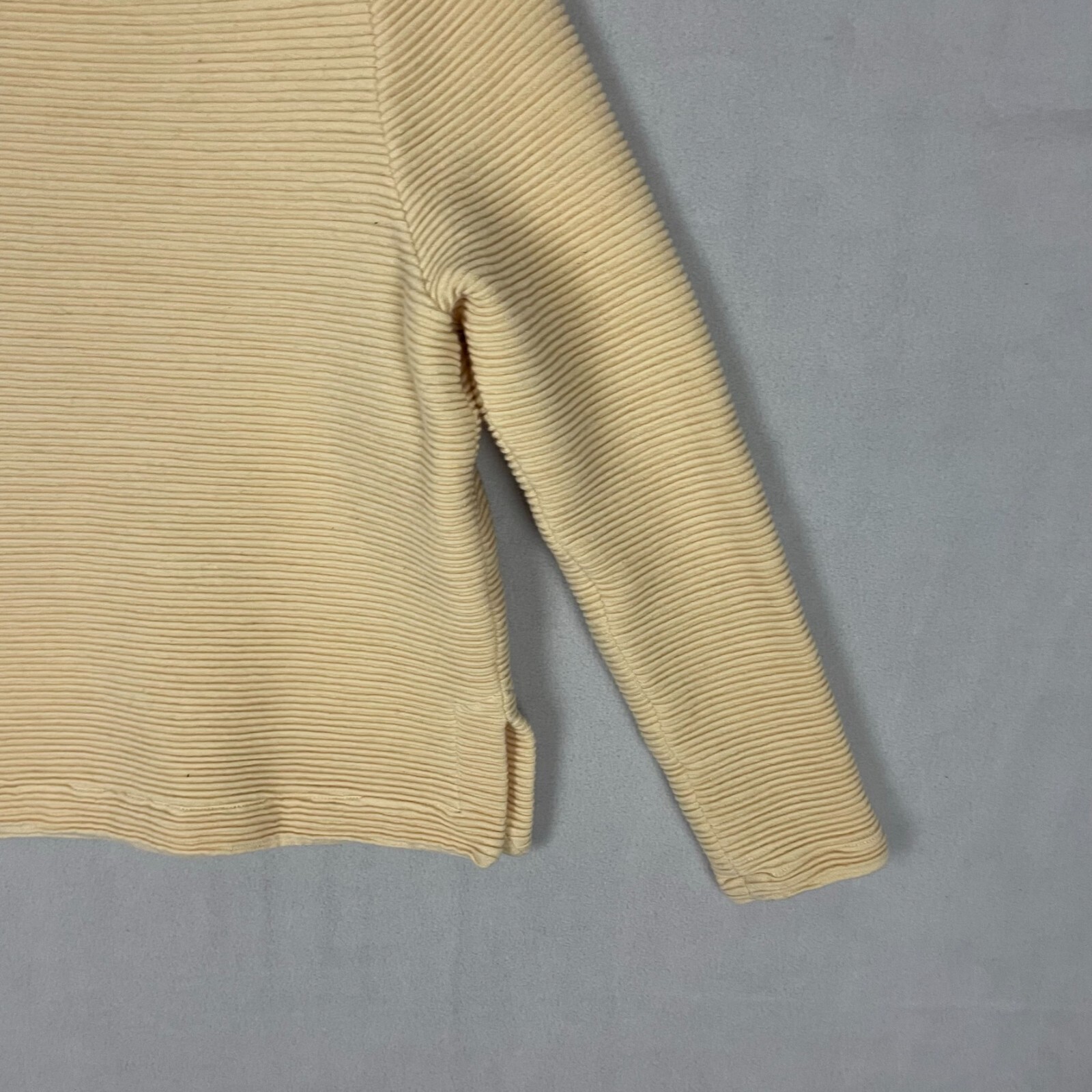 Vintage Miguel Cruz Women’s Top 100% Wool Sweater Ribbed Yellow