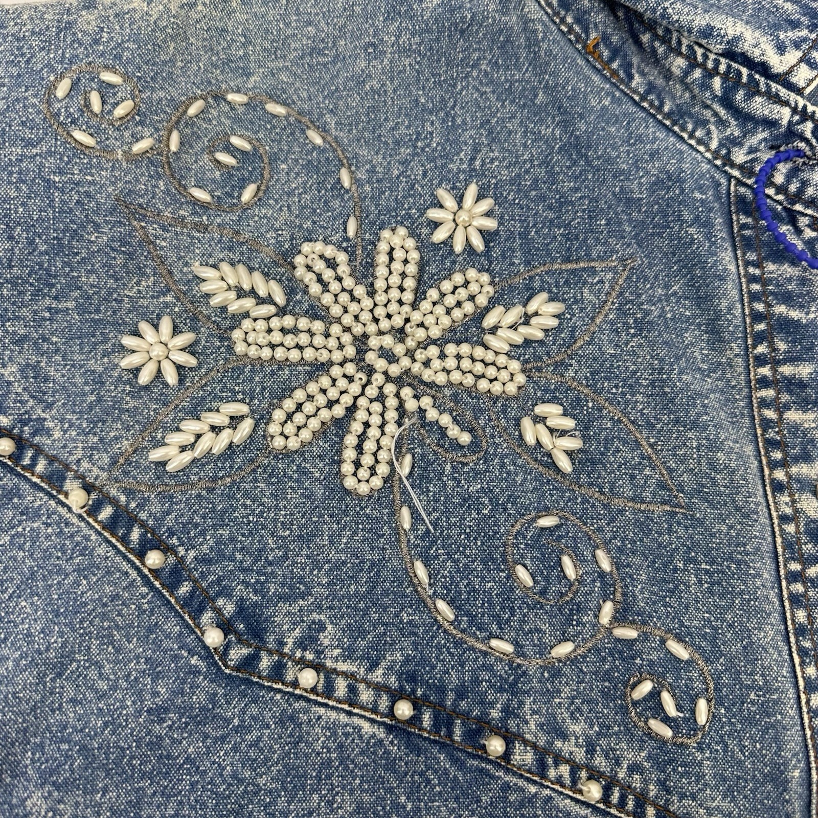 VTG Pretty Bleu Womans Floral Embellished AcidDenim WashWestern RetroTop L READ