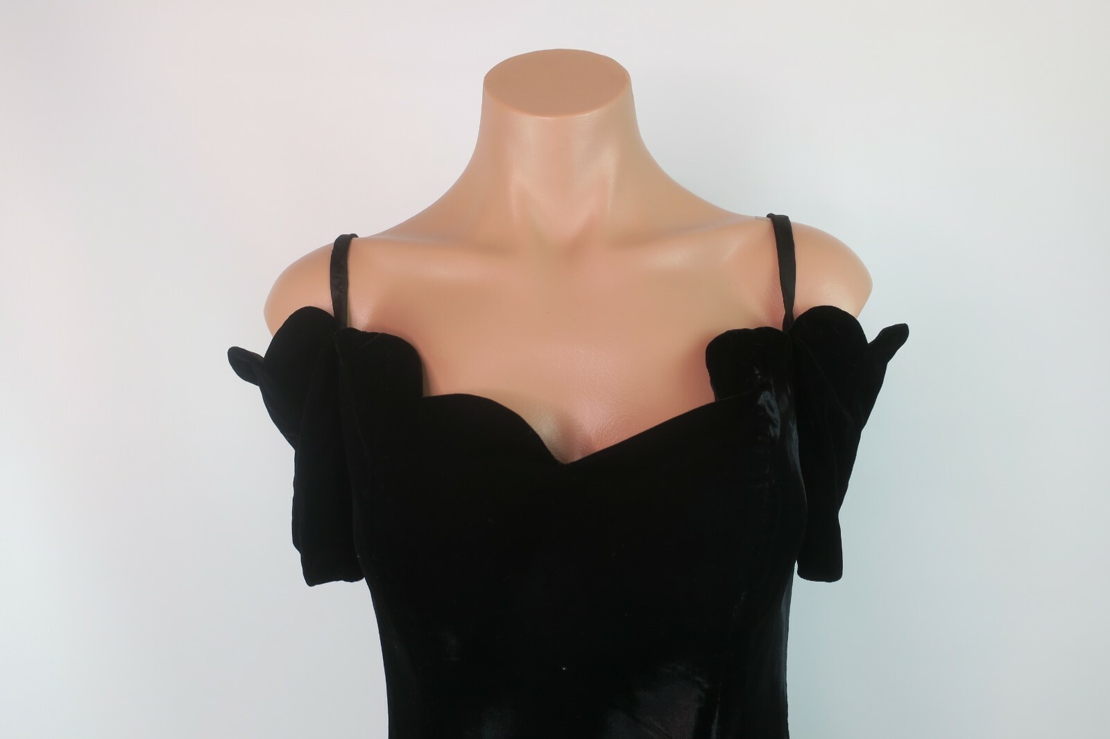 VTG 80s KAREN LUCAS for NIKI Off Shouder Black Velvet Goth Evening PROM Dress M