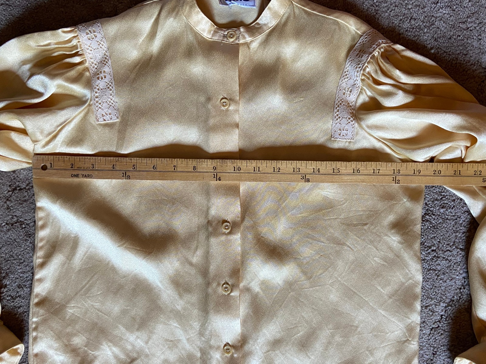 Vintage 1970s h.i.s Women’s Gold Buttercup Satin Blouse Sz MED w/Lace Accents