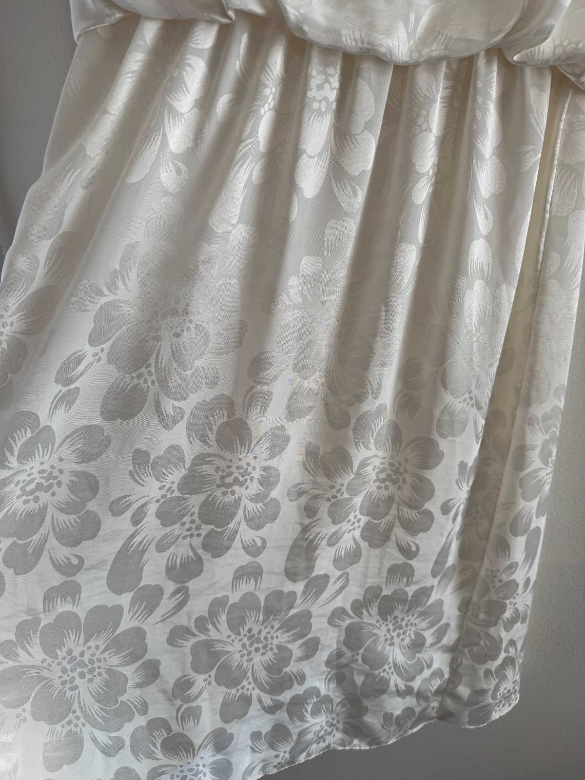 Vintage Floral Jacquard Flutter-Sleeve Midi Dress Size 15/16 Soft Cream/Ivory