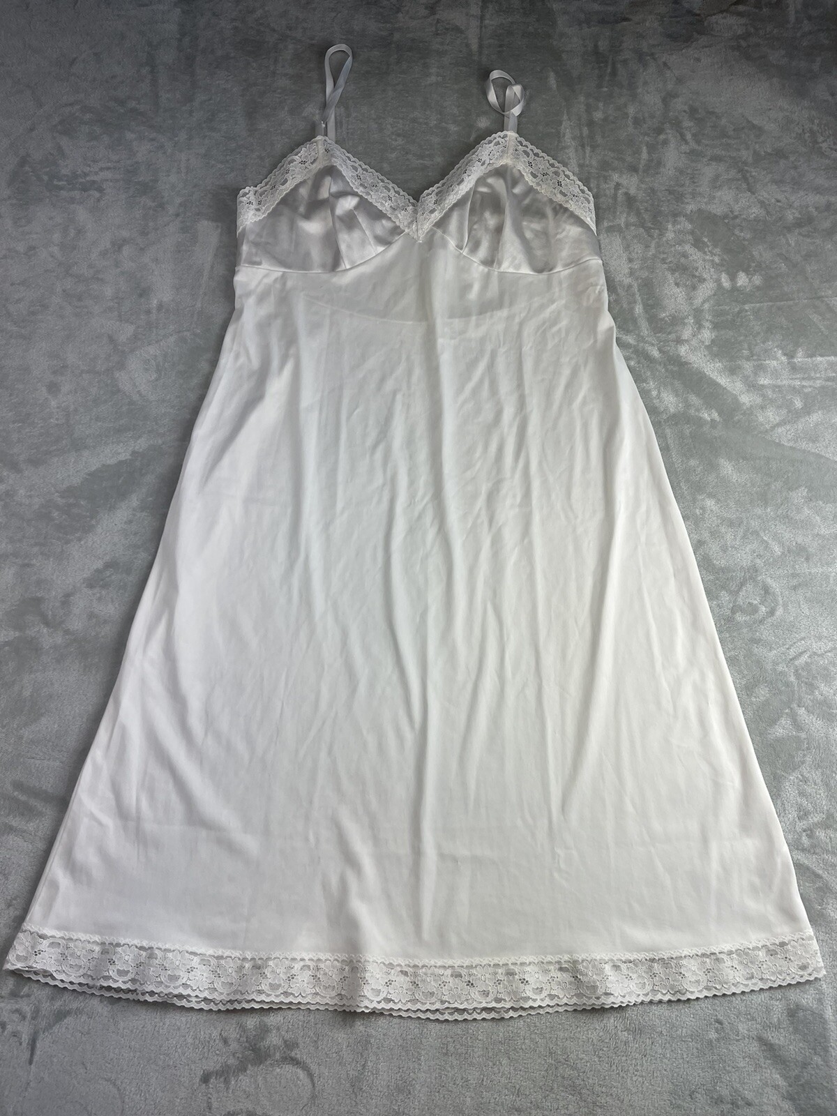 Vanity Fair Ivory Nylon Full-Length Slip Style 10-103 Size 36 24″/42 Lace Trim