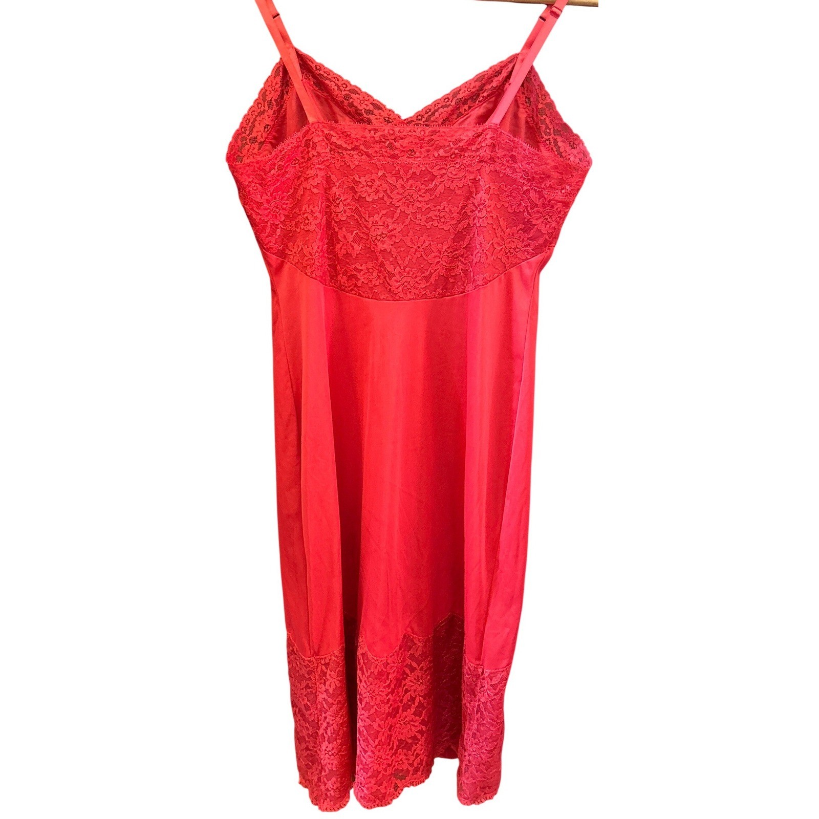 Vintage Vanity Fair Full Slip Lingerie Red Lace Trim Coquette Pinup Retro 34