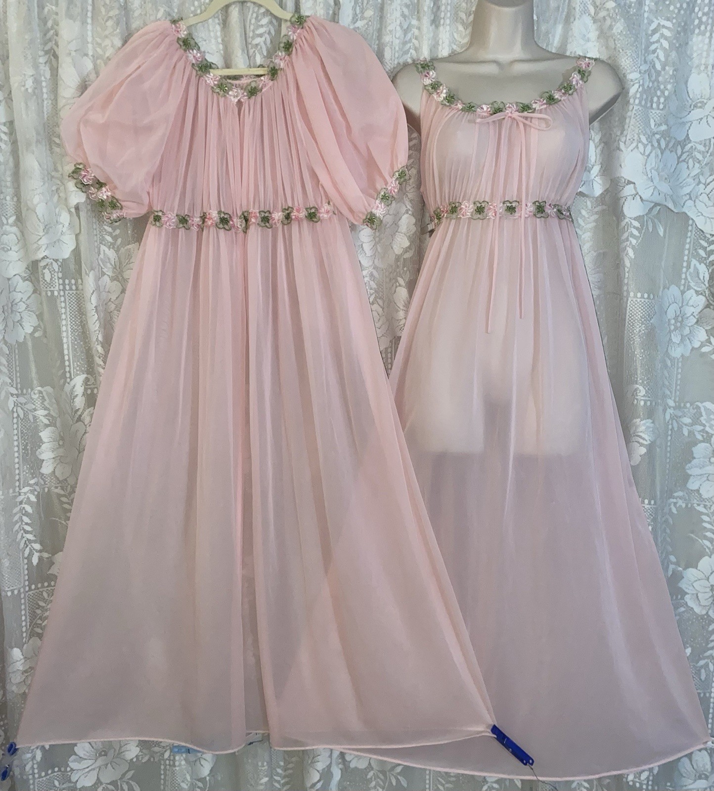 VTG M L PINK Semi Sheer Peignoir Robe Nightgown Negligee Gown Inset FlOWERS Trim