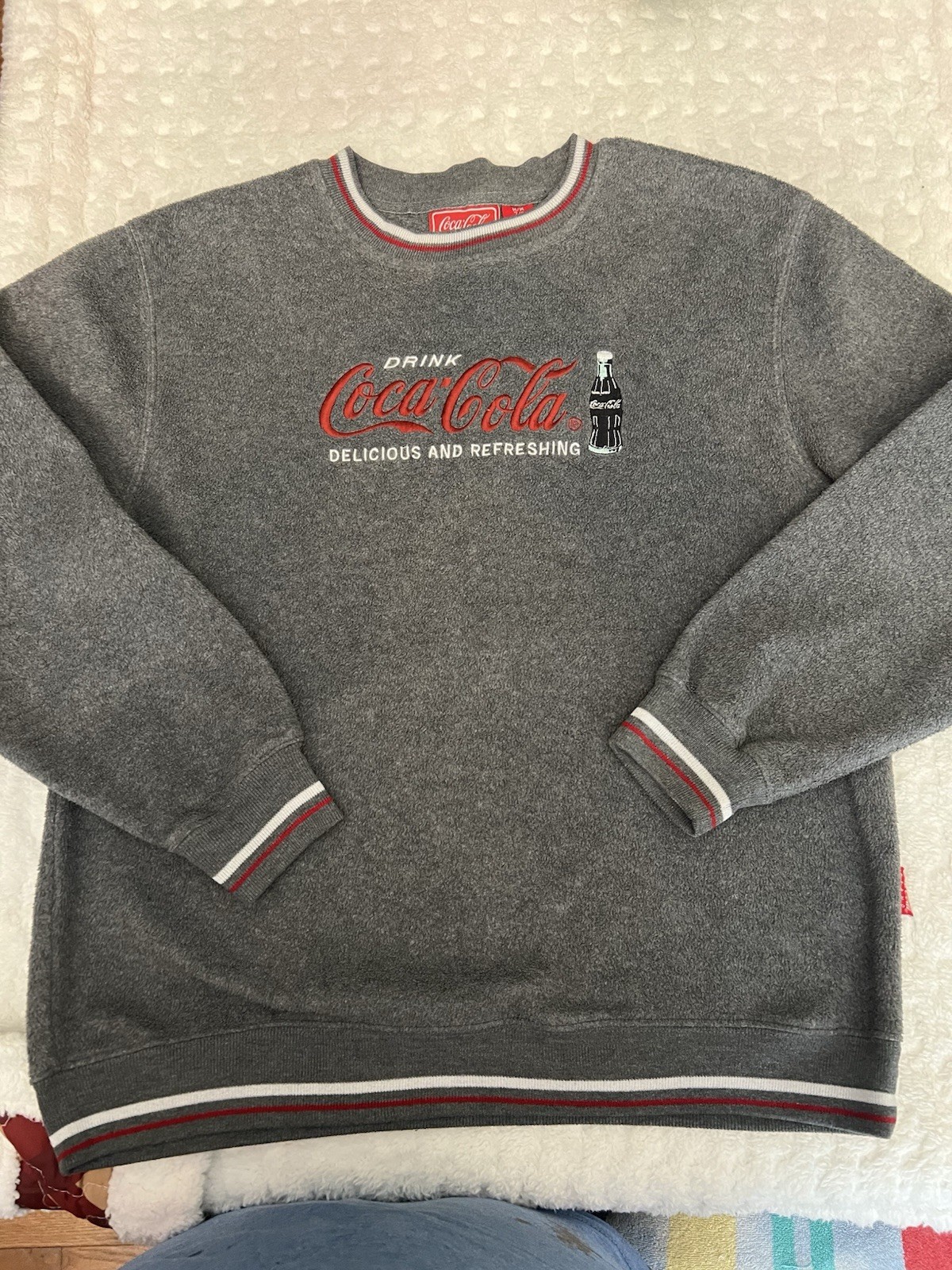 Coca-cola VTG Streetwear Woman’s M Embroidered Logo & Bottle Sweatshirt CC164