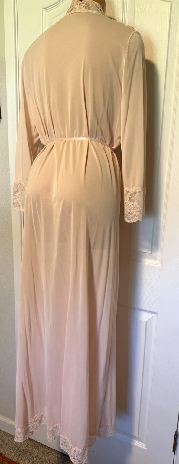 VTG 70’s OLGA LINGERIE #9702 PINK W/ WIDE LACE TRIM LONG ROBE ROBE SZ M