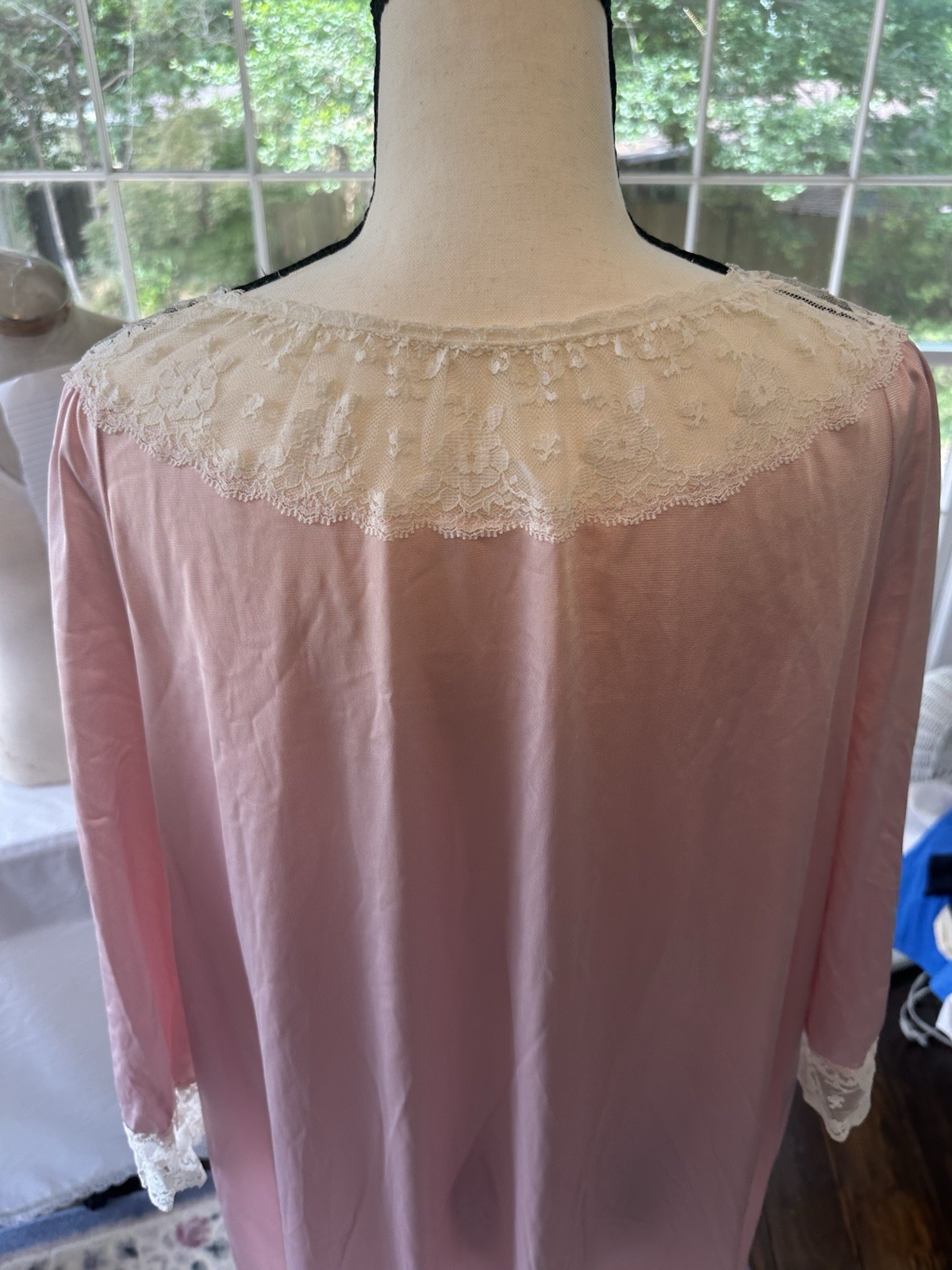 Vintage 1970s Pink Silky Robe Housecoat Lace Button Up Cottagecore Grandmacore