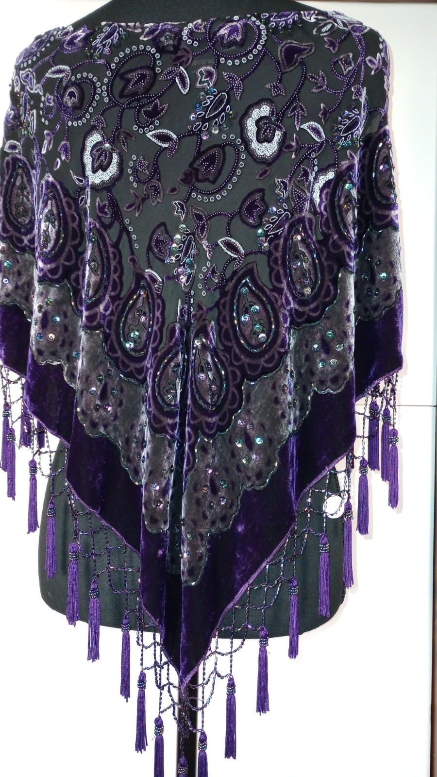 VINTAGE PURPLE/BLK SEQUINED VELVET SHAWL MADE BY PASSION Sz S/M *RARE*