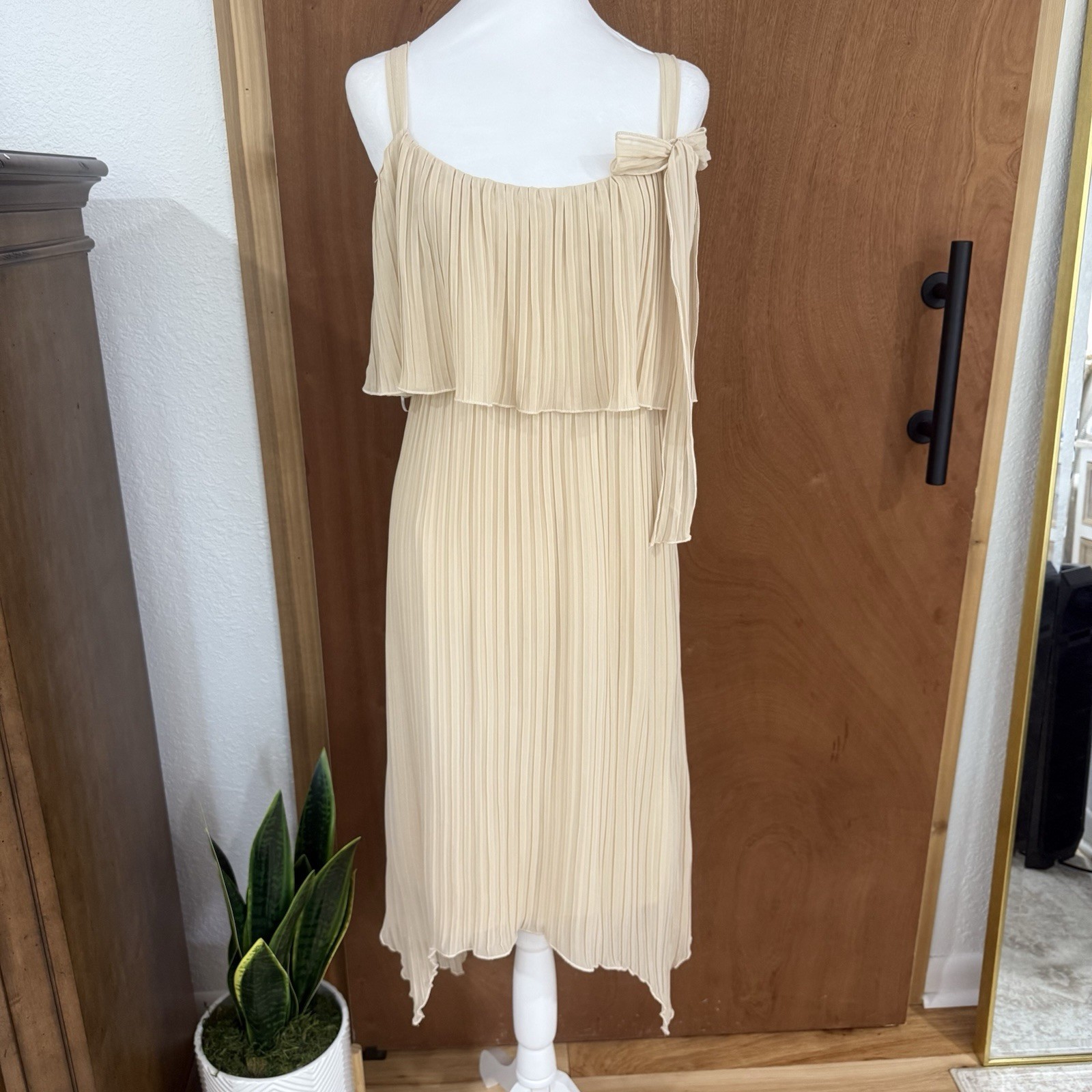 Vintage Nude Accordion-Pleated Chiffon Dress Sz 8 Wedding Guest Minimalist Chic