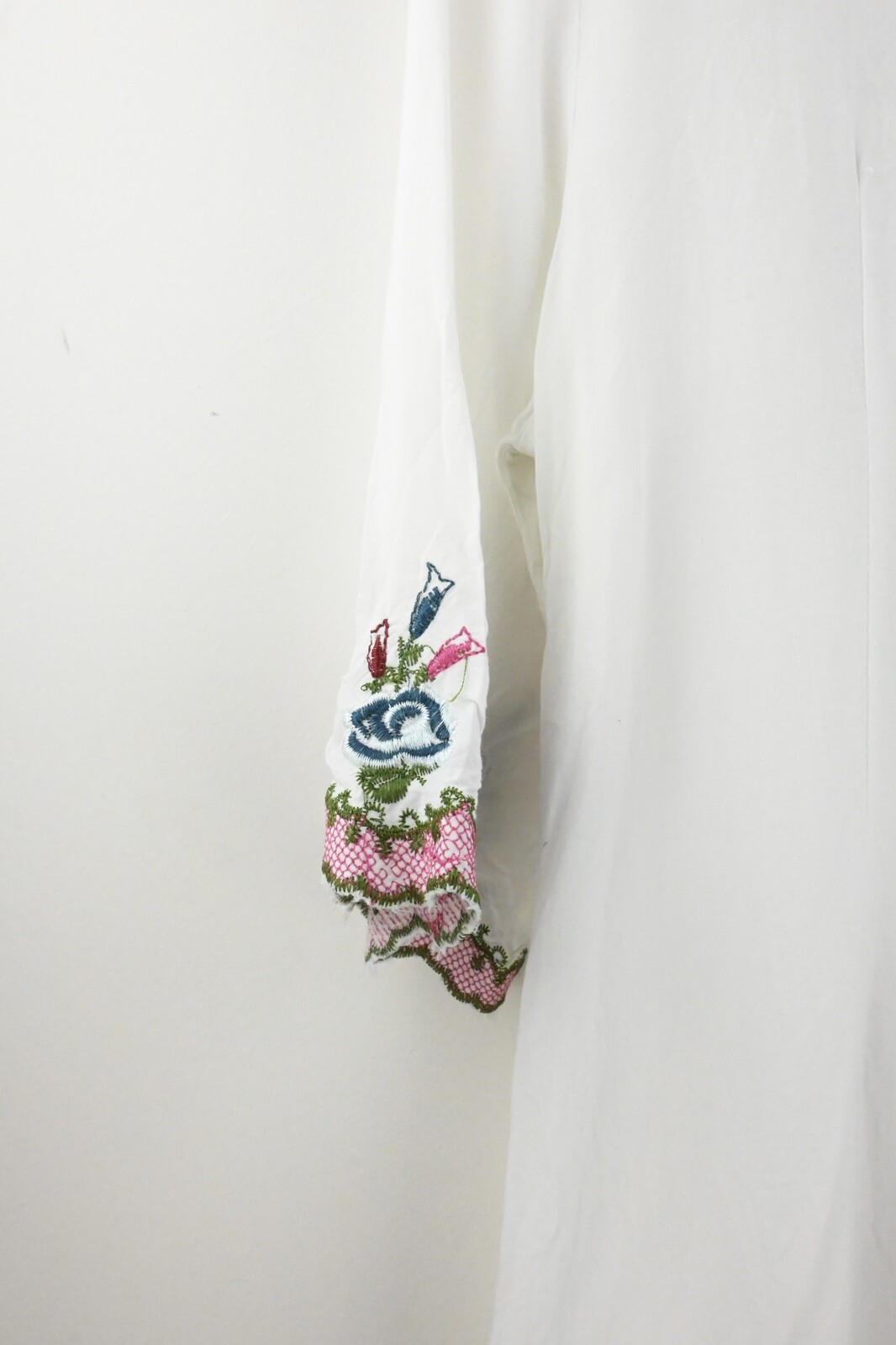 Vintage bohemian embroidered 3/4 sleeve sleeve blouse in white size M/UK10