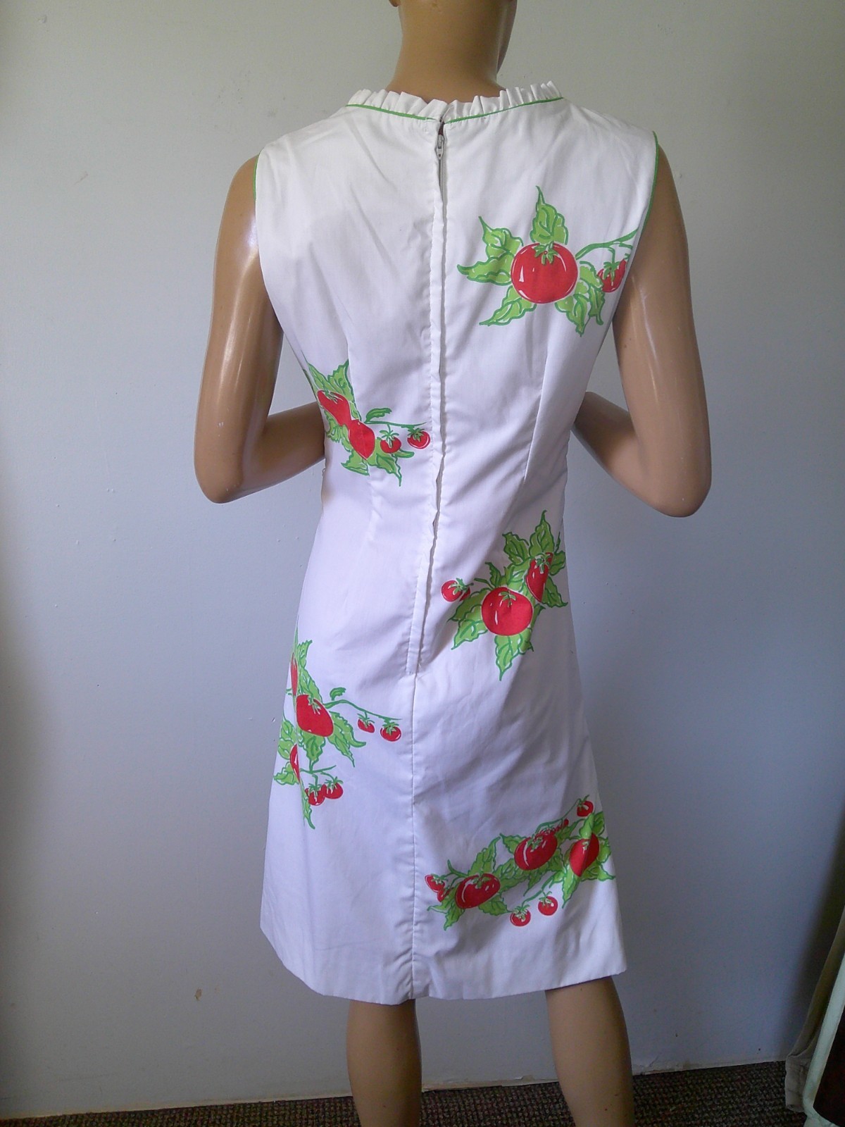 Vtg 60’s VESTED GENTRESS Pop Art Whimsical TOMATO Tomatoes Print Sheath Dress 12
