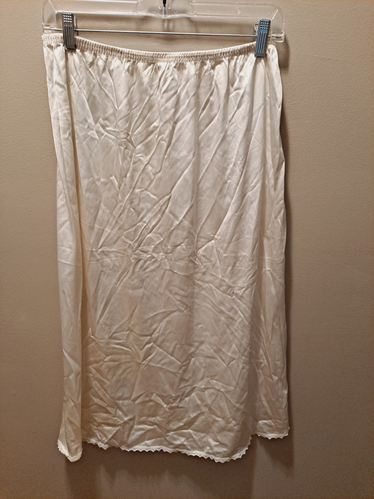 Vintage Vanity Fair Half Slip with 16″ Slit Lace Size M Nude USA Dupont Nylon