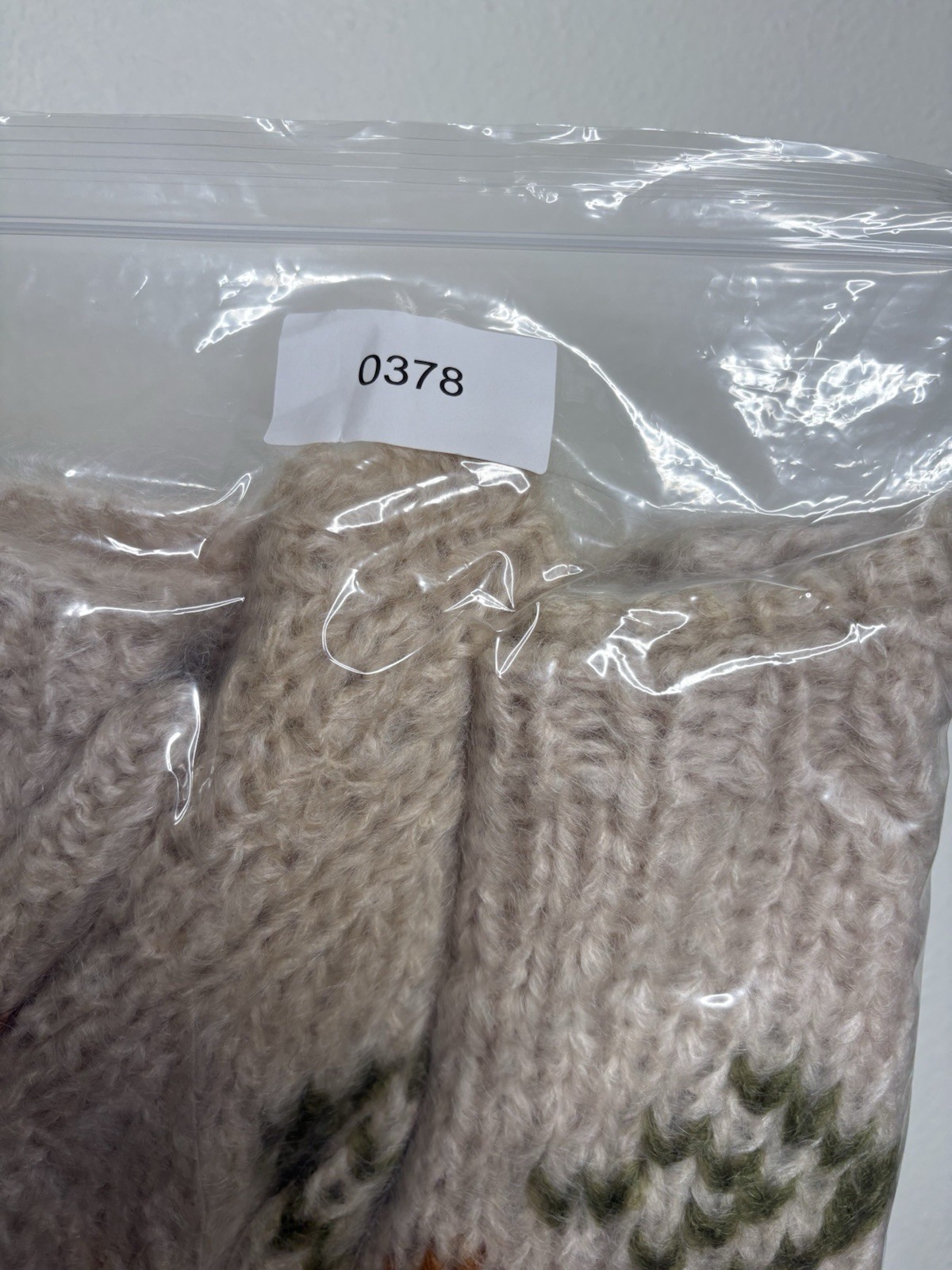 Vintage Made In Italy Fuzzy Mohair Wool Blend Sweater Hand Knit Pullover Size S