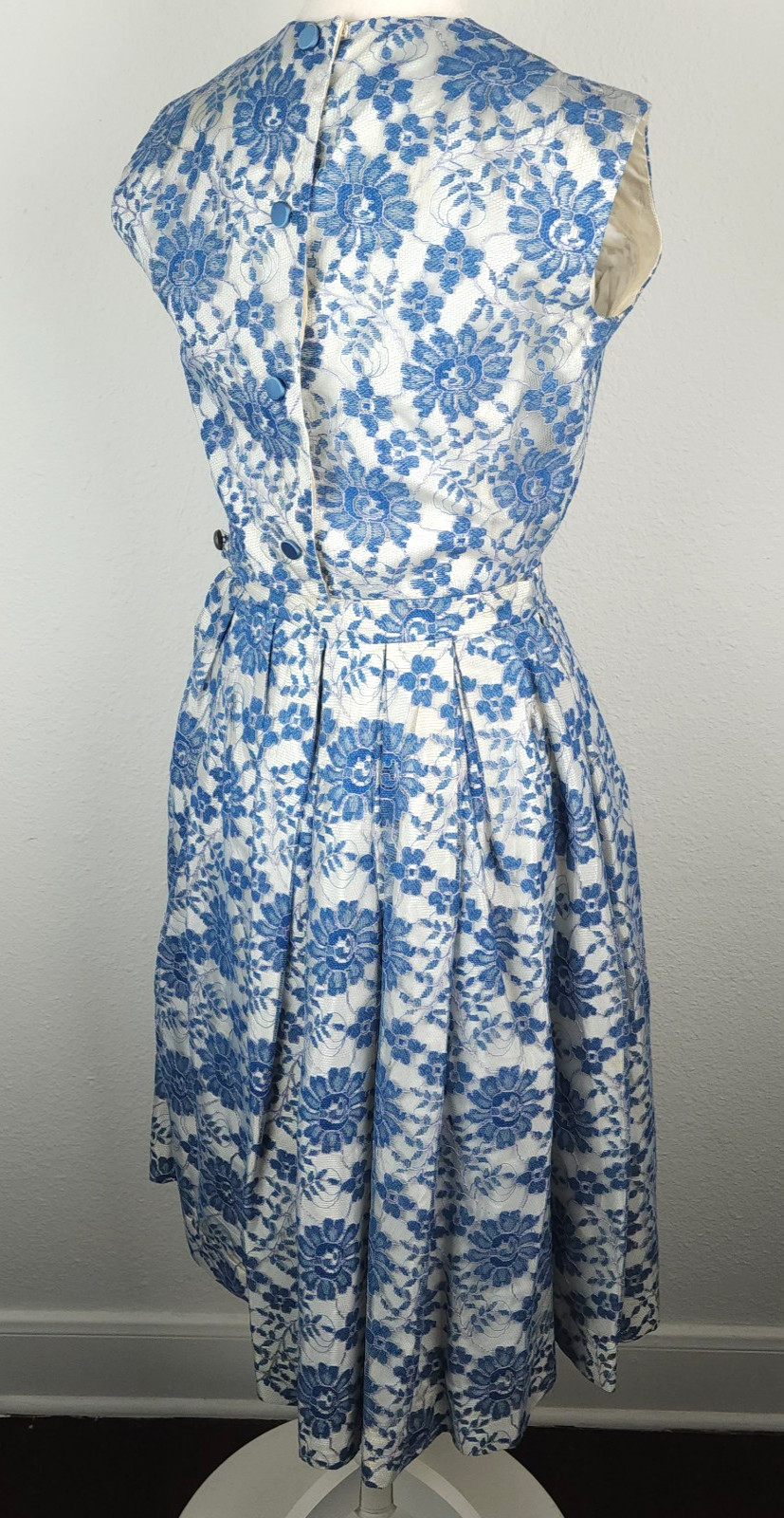 Vintage 1960s Blue White Lace Dress Set Lois Casper Pleated Skirt Button Back XS