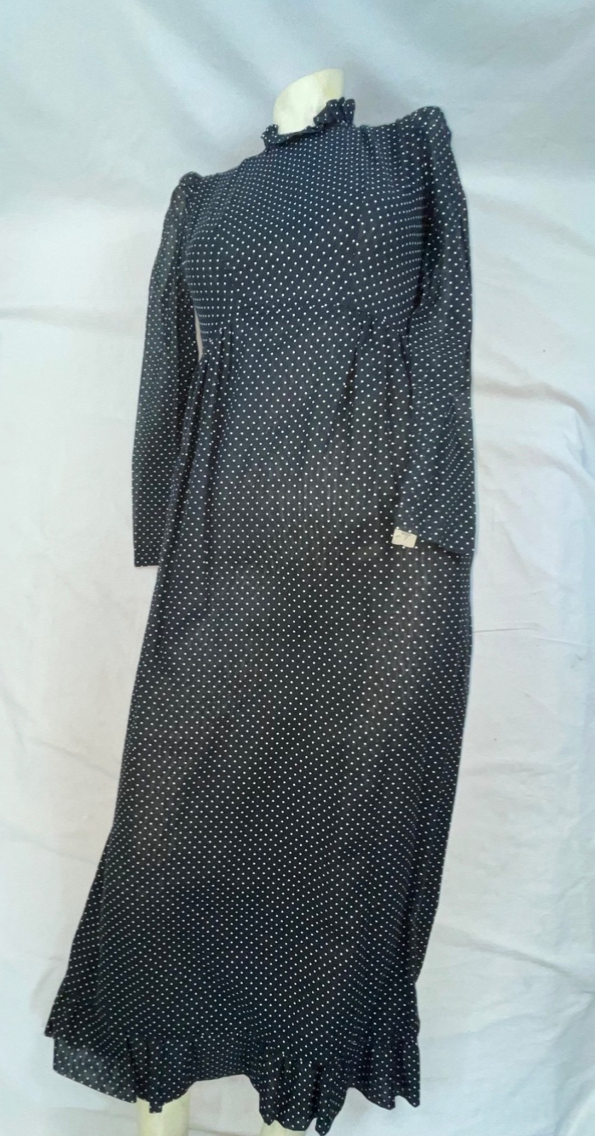 VTG 60S 70S DOES 40S WOMENS S BLACK POLKA DOT LONG HOUSE WORK DRESS