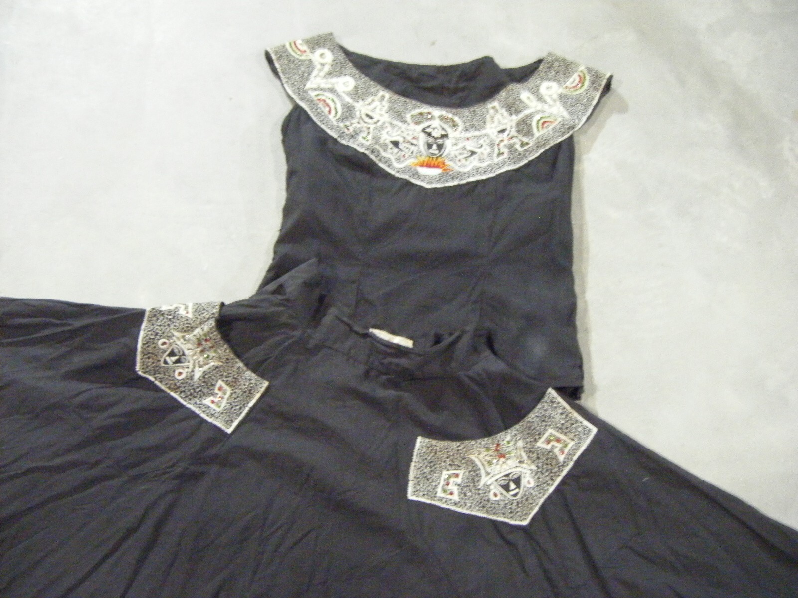 LAB-MEX Vtg 50s Black White Mayan Masks Top & Full Circle Skirt-Bust 39/Waist 28