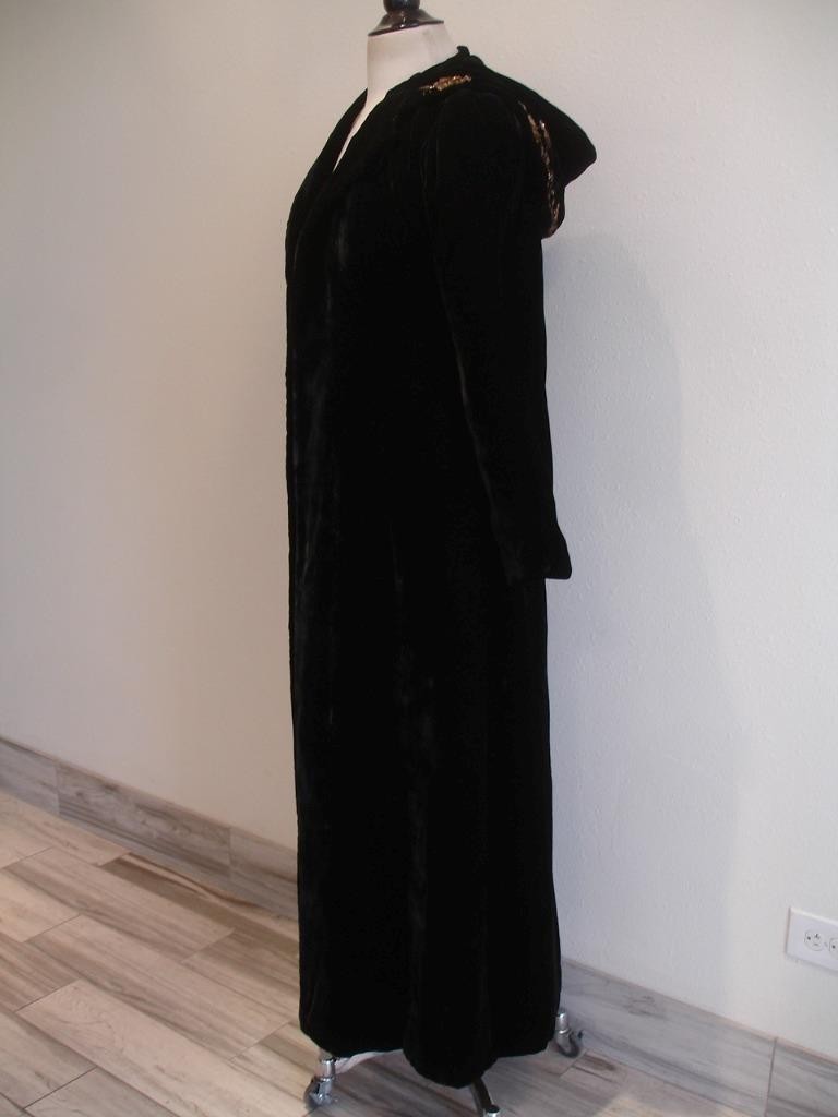 Women’s XS Vtg 1900’s Black Velvet Hooded Beaded Cloak Cape Opera Long Victorian