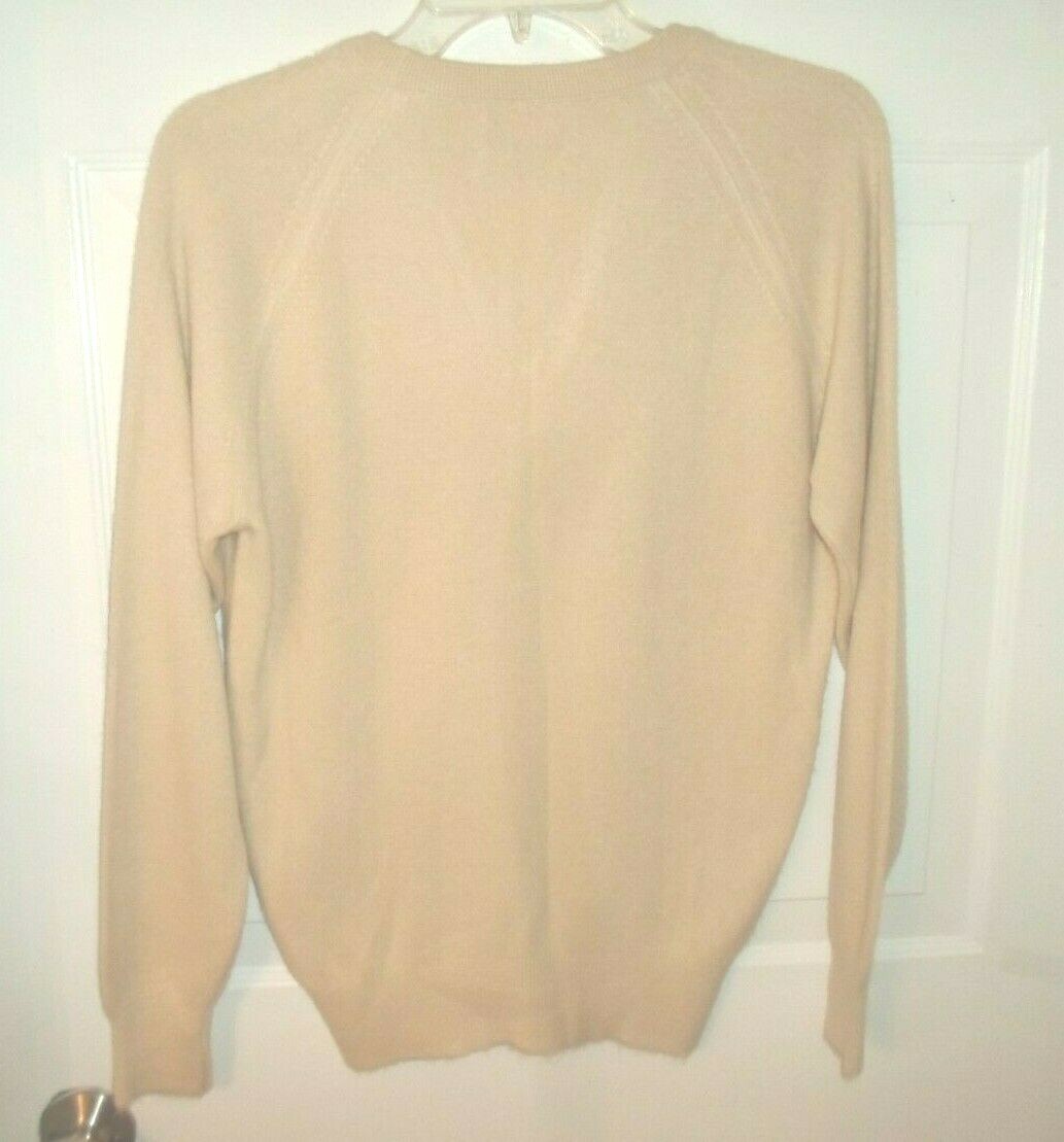 Vintage Lady Pickering M Soft Orlon Acrylic Vneck Sweater PGA Embroiderey Beige