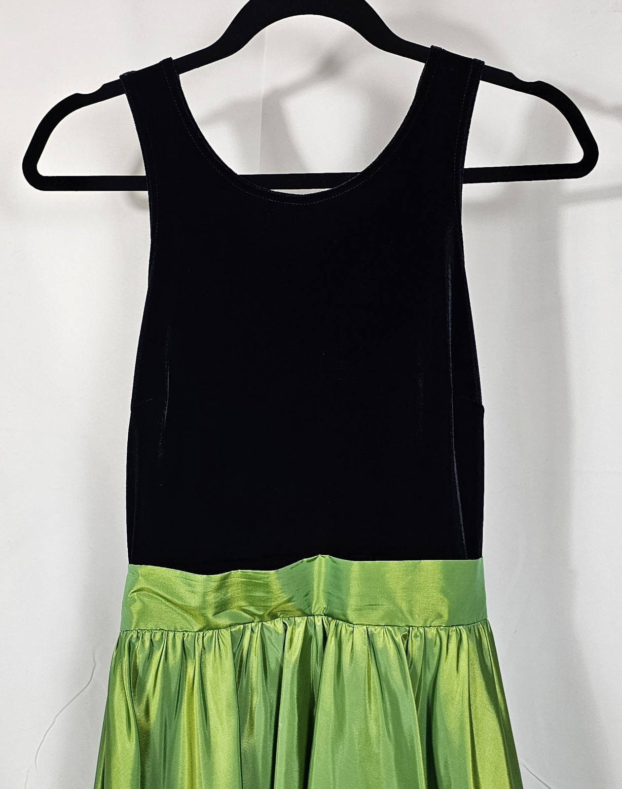 Vintage 80s Black Velvet Bodice & Iridescent Green Taffeta Skirt Gown ~ Vibrant!