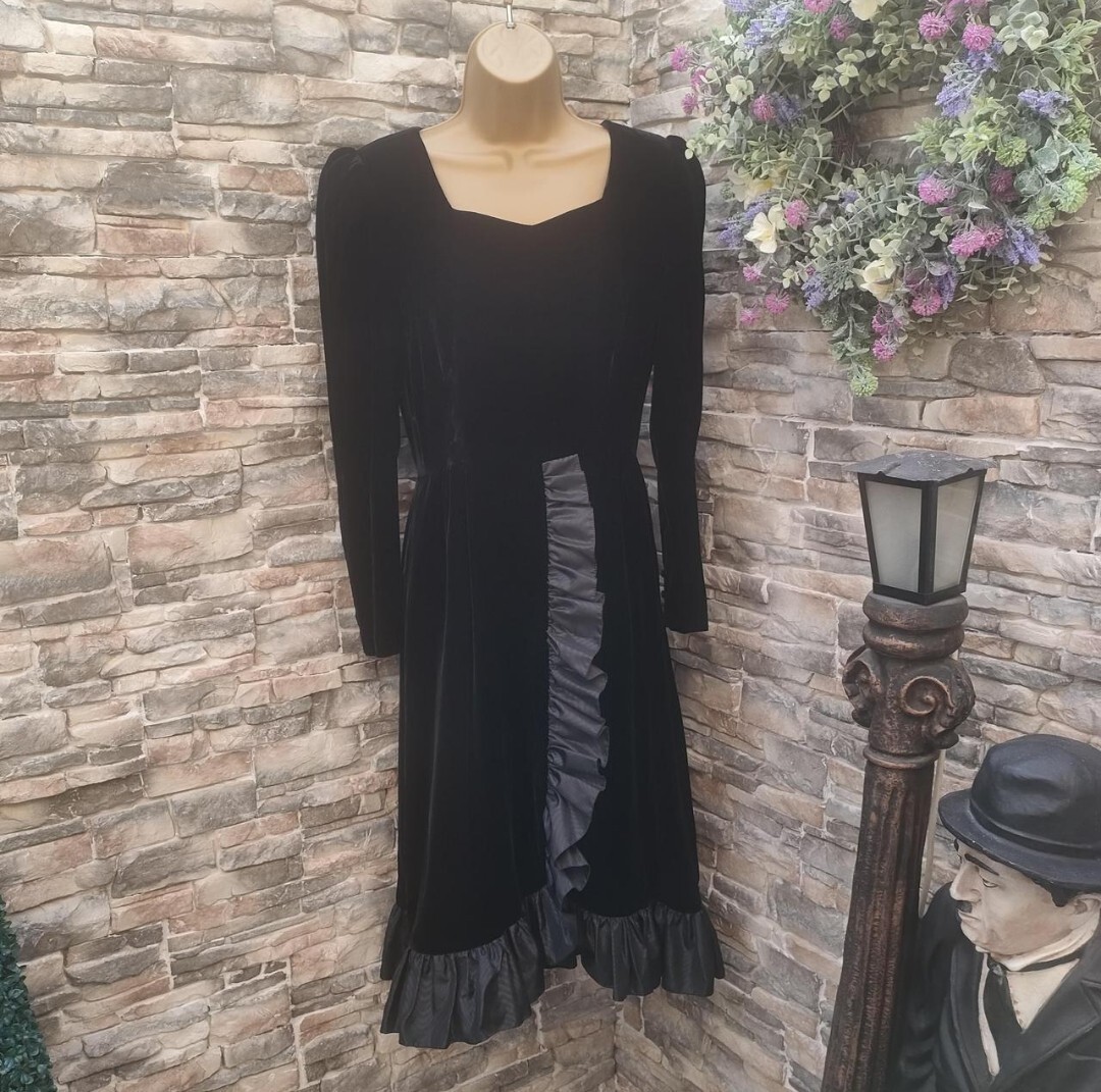 Vintage Gold Label by Tricoville Black Velvet Ruffle Dress elegant size XS S