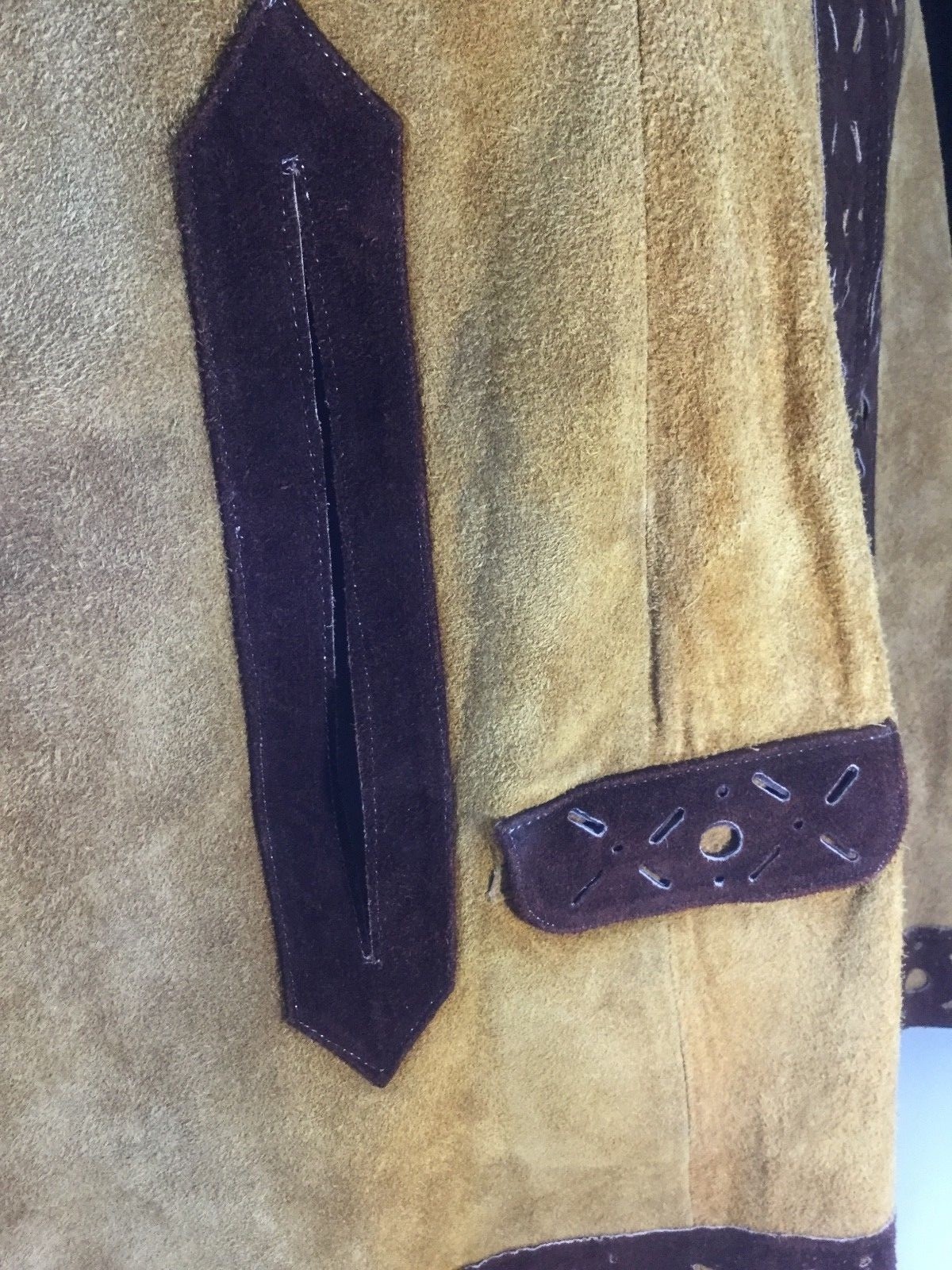 VINTAGE 1970’S WOMEN’S SUEDE LEATHER CAPE HIPPIE CHICK BOHO RETRO COOL WESTERN