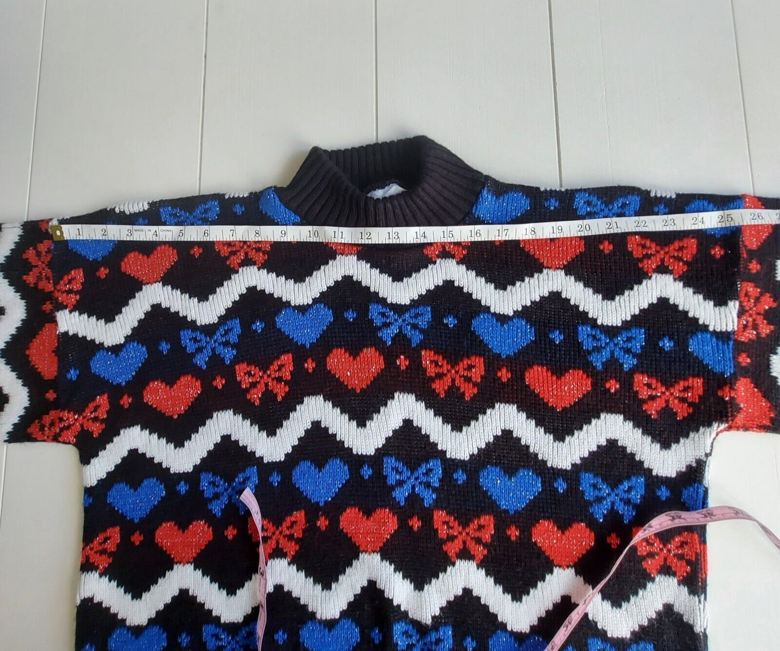 Vintage 1980s Chava! Hearts and Bows Zig Zag Striped Mock Turtleneck Sweater USA