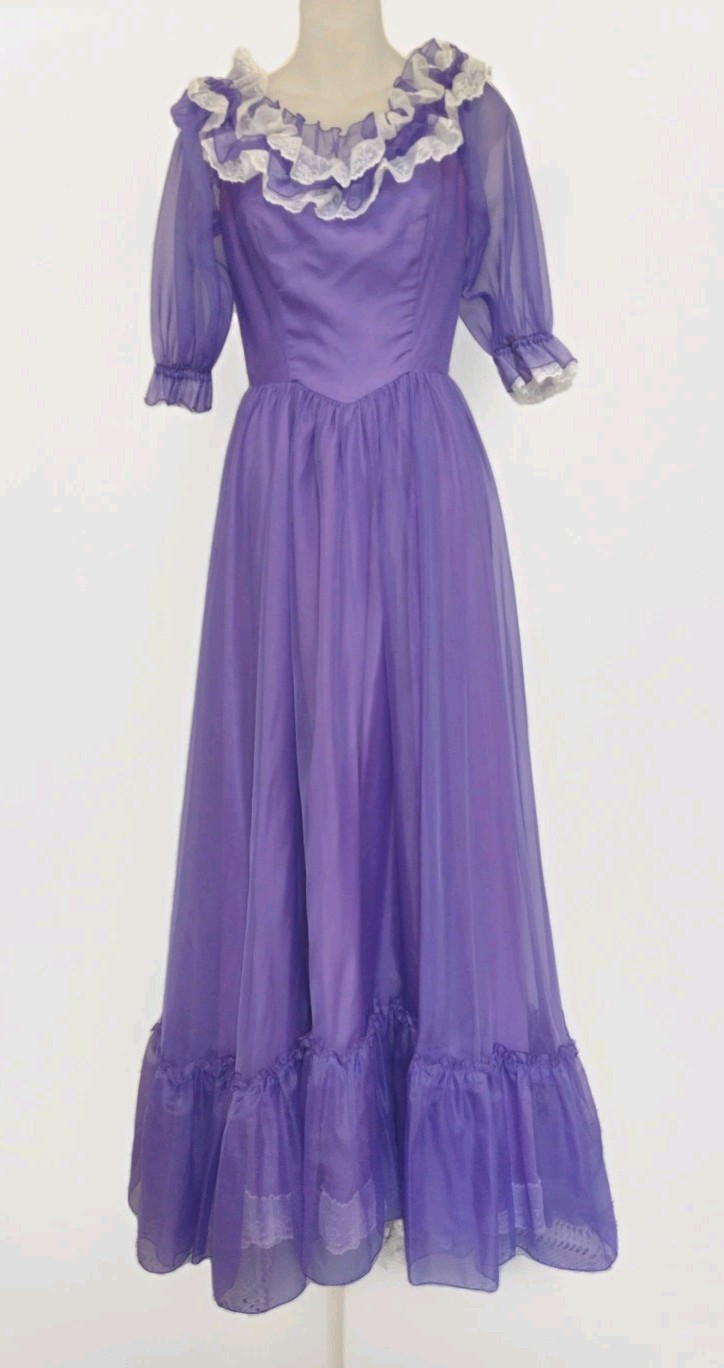 Vintage 70s Purple Chiffon Prairie Gown Lace Ruffles Satin Lining Formal Sz S