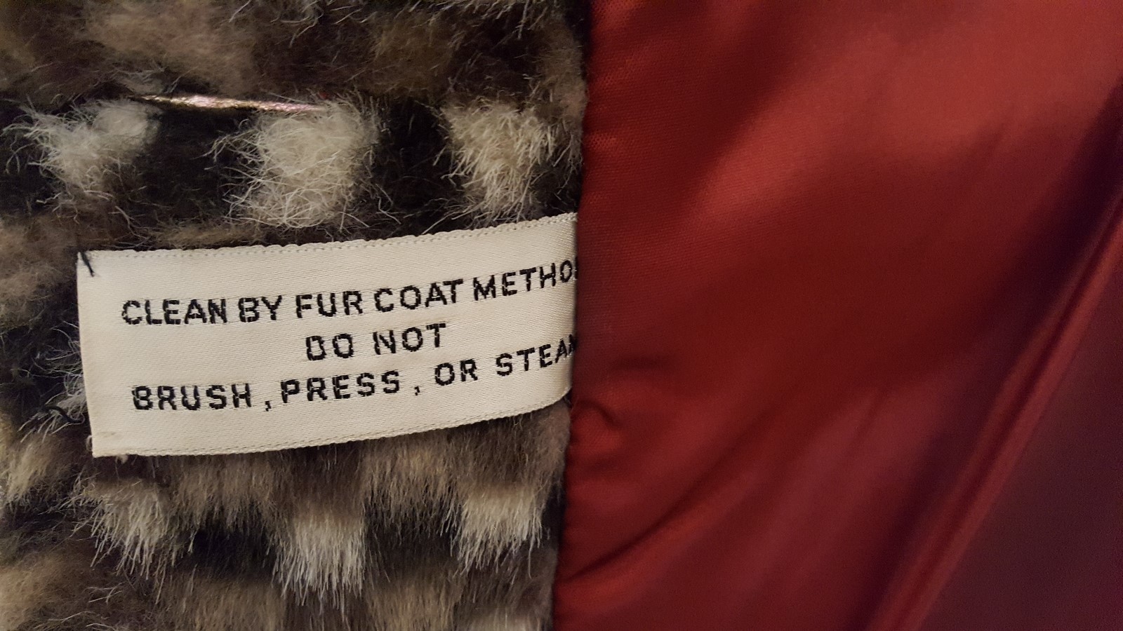 VTG Womens White, Black and Brown Print Faux Fur Coat Red Lined Complete