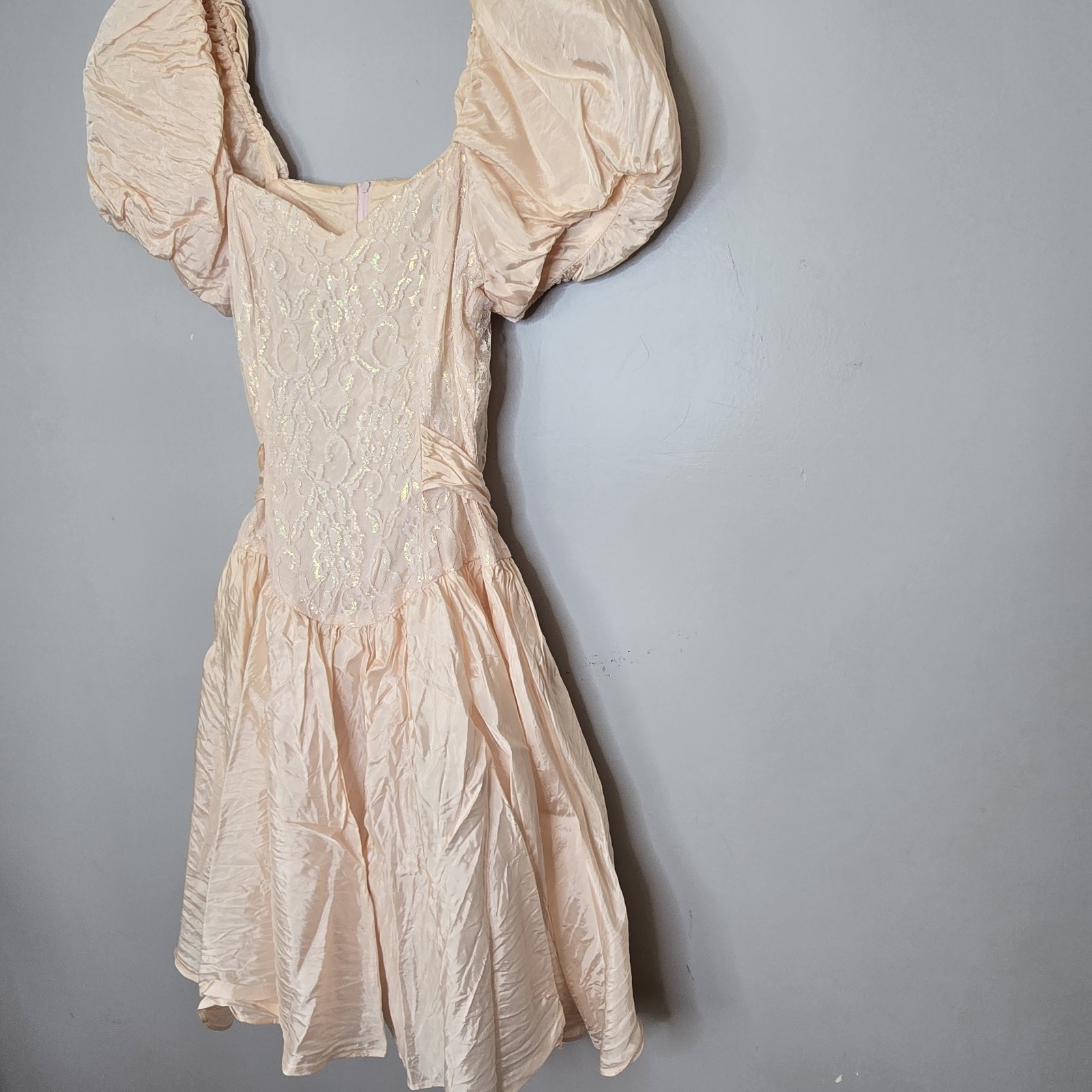 Vtg 80s Mayvens of California Iridescent Peach Pink Lace Puff Sleeve Prom Dress