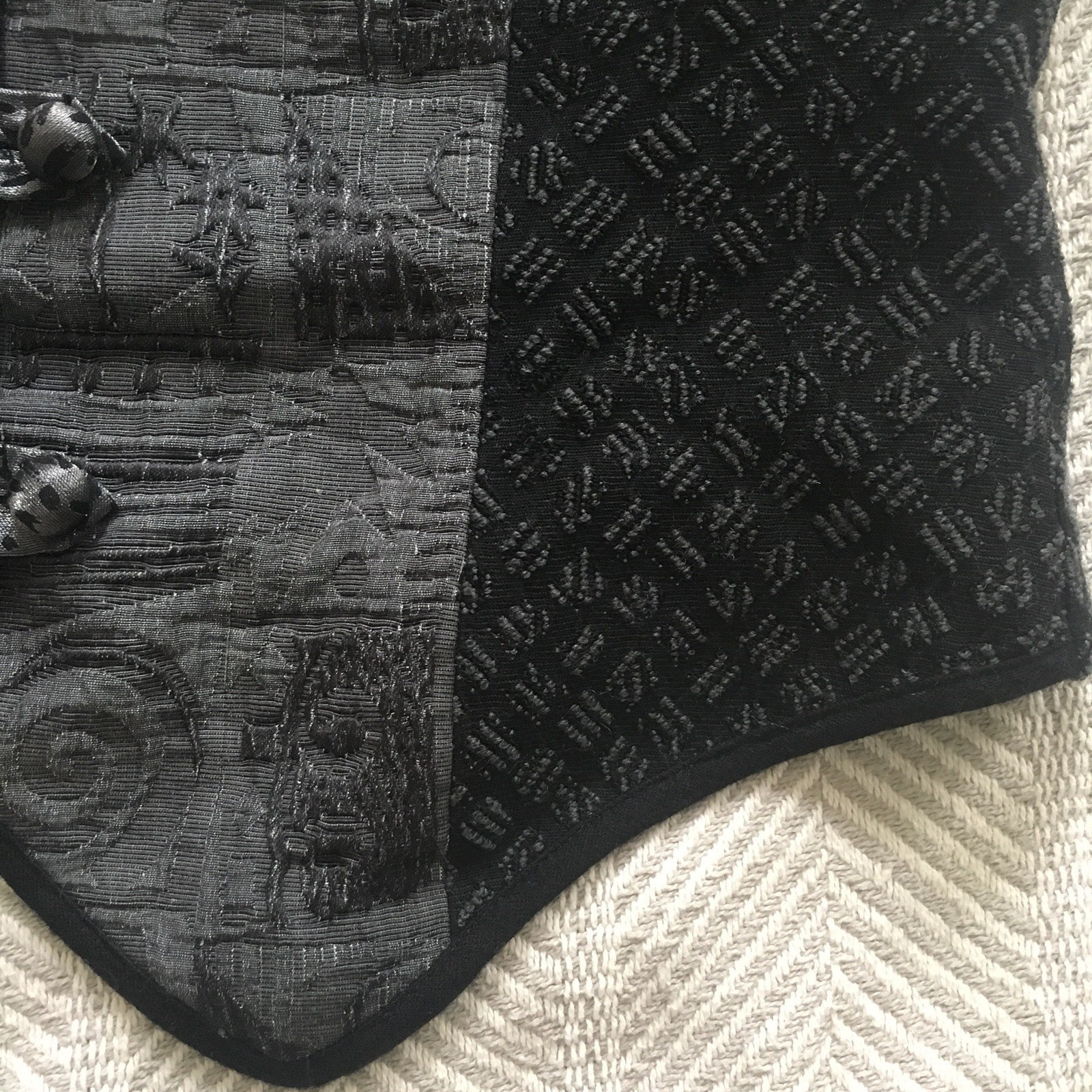Vest Canvasbacks Lutton and Horsfield Silk Blend Black and Grey Size 6