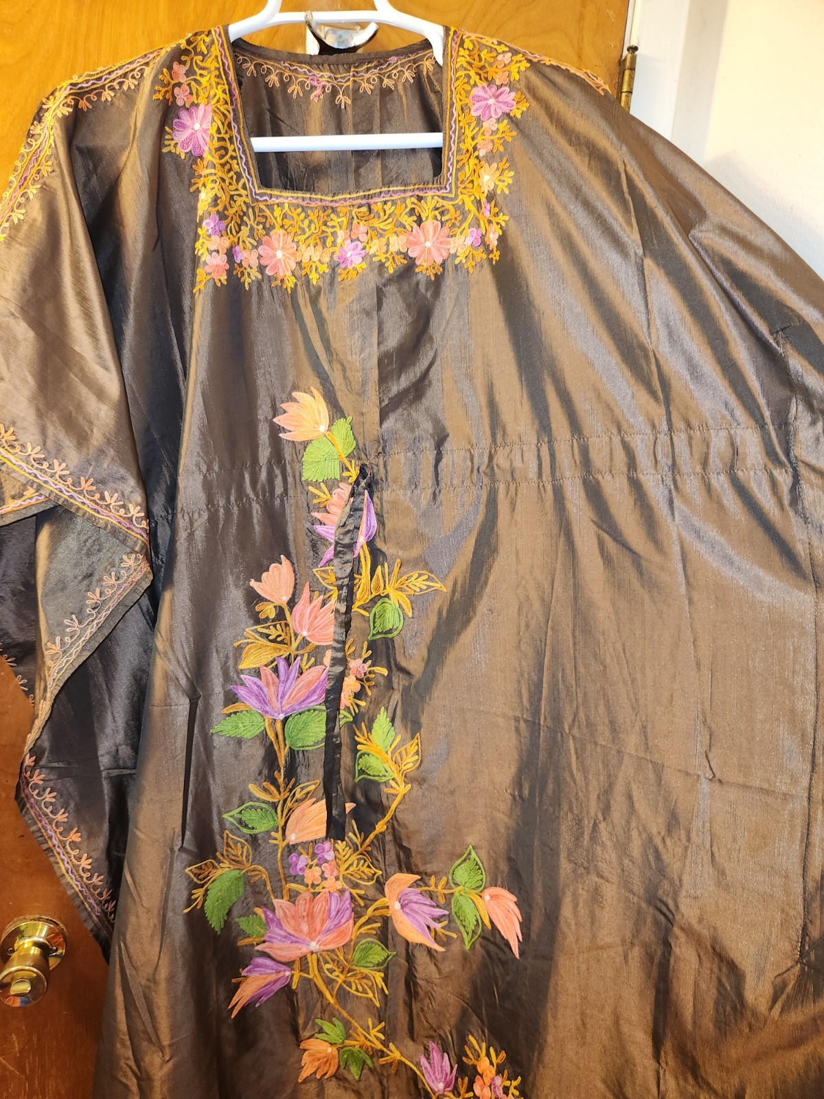 Vintage Brown Embroidered Floral Caftan Dess Loungewear Boho Hippie One Size
