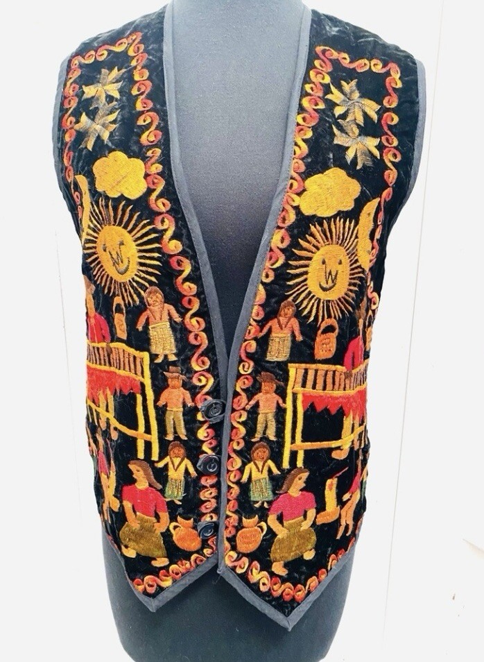 Beautiful Vintage Embroidered Guatemala Tecomate Vest Size Large