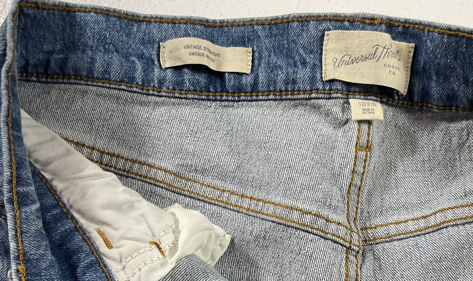 Universal Thread Vintage Straight Jeans Size 12 31R Medium Wash NWT