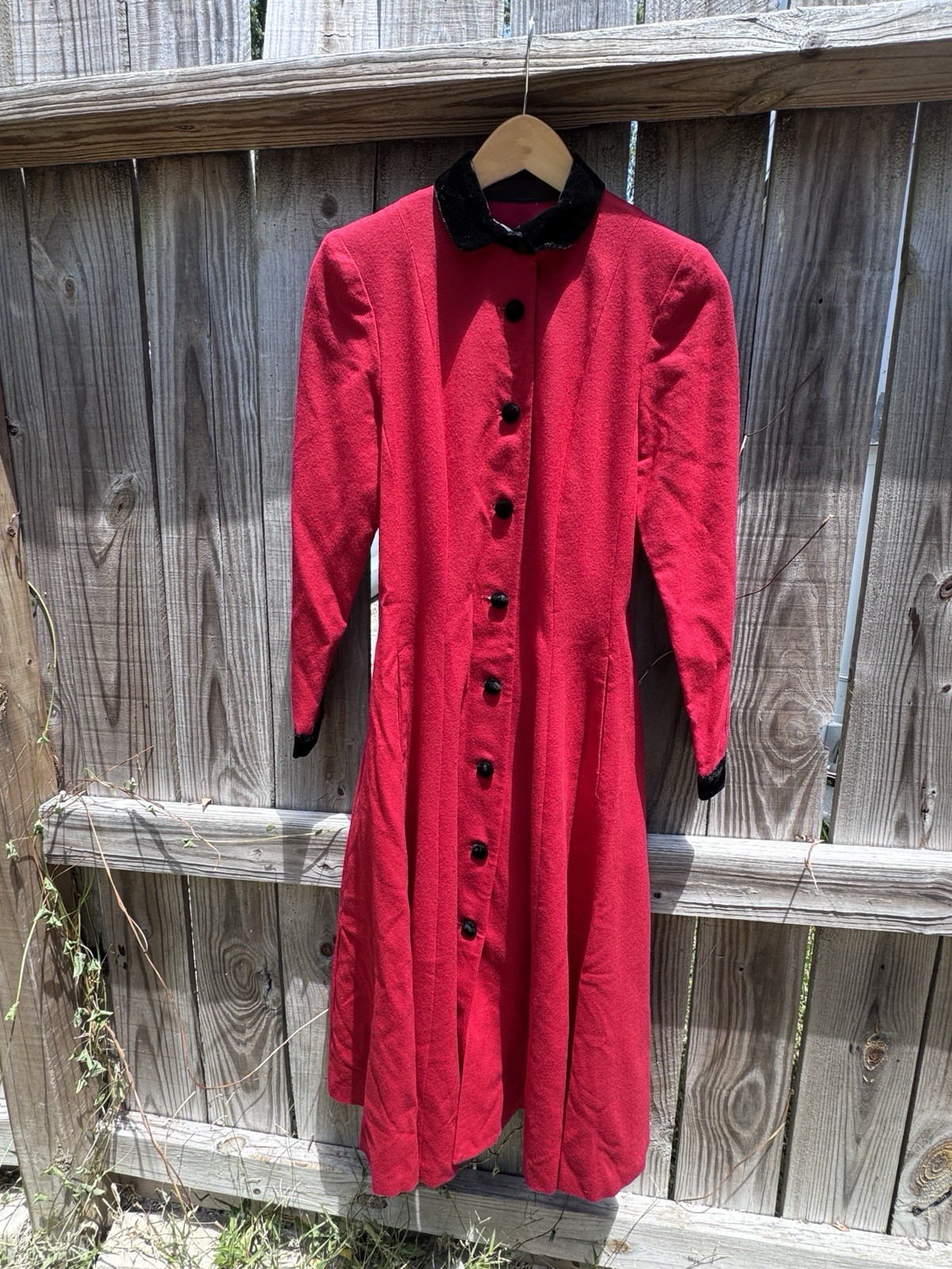 Red Wool Nipon Boutique Coat Black Velvet Trim Fitted Curves Size 4 Small