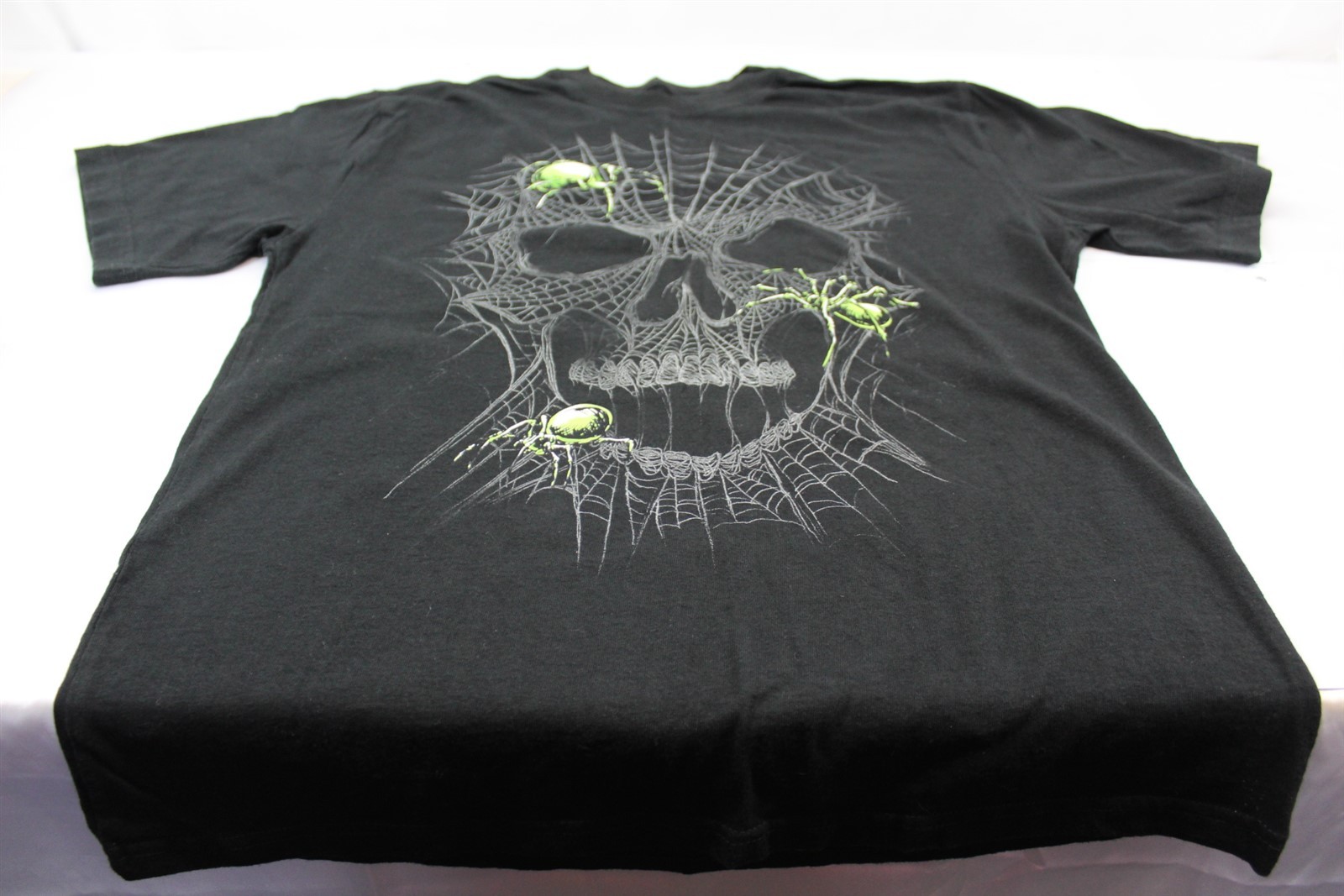 Graphic T-Shirt Skull & Spiders Black Shirt With White Print Women’s XXL Retro