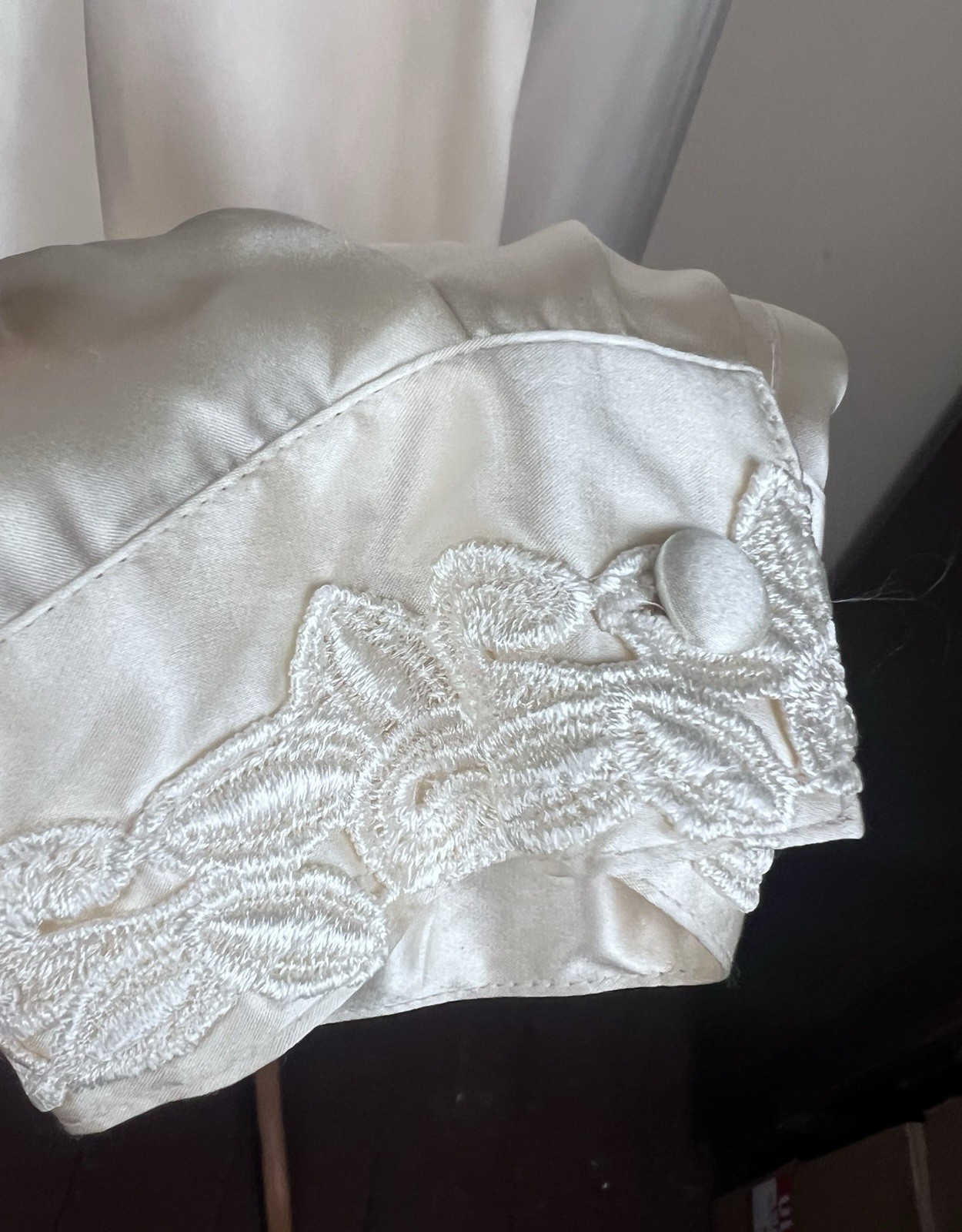 VTG 90’s Nilani Silk Blouse Embroidered Collar Buttons Petite 12 Ivory White