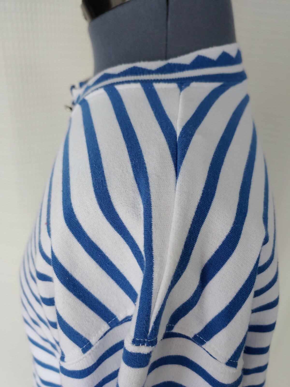 Vintage Blast Blue & White Knit Striped Top Size XL? Bust 42″