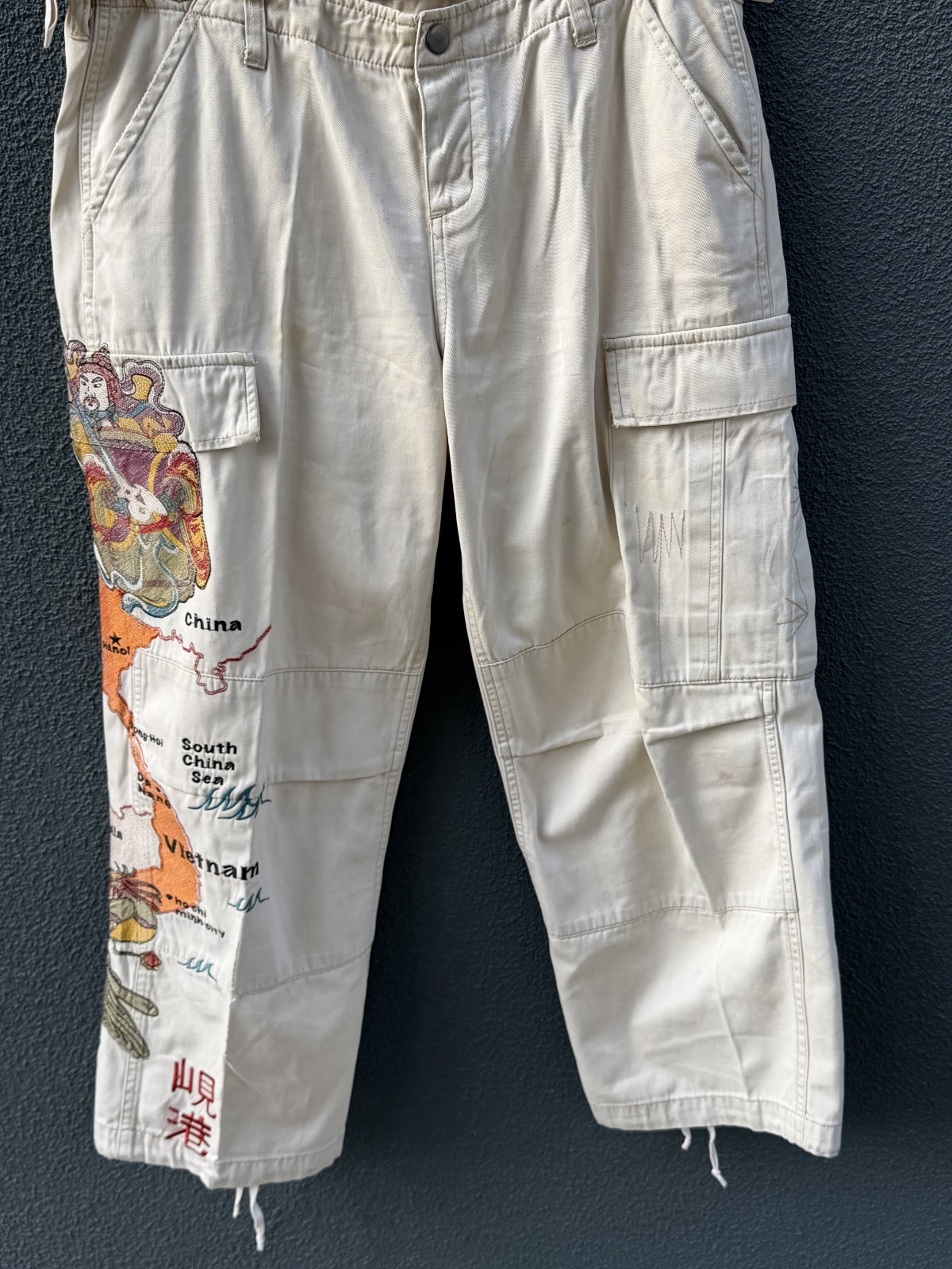 Vintage Y2K Da Nang „Surplus Indo-Chine” Embroidered Vietnam Map Cargo Pants