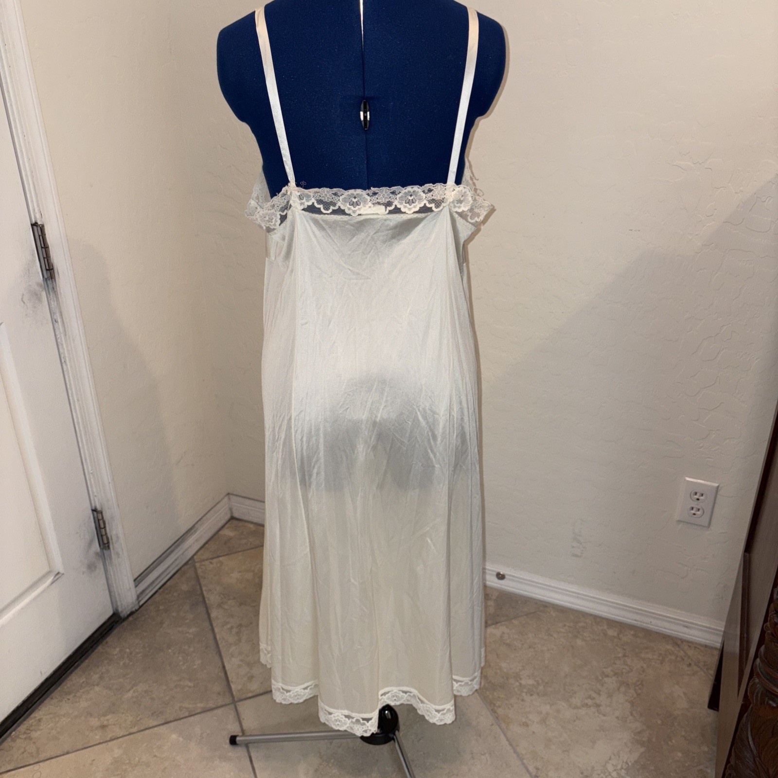 PERFECTFORM VTG SEXY Cream LACY SLIPPERY NYLON FULL LENGTH Slip Sz 38