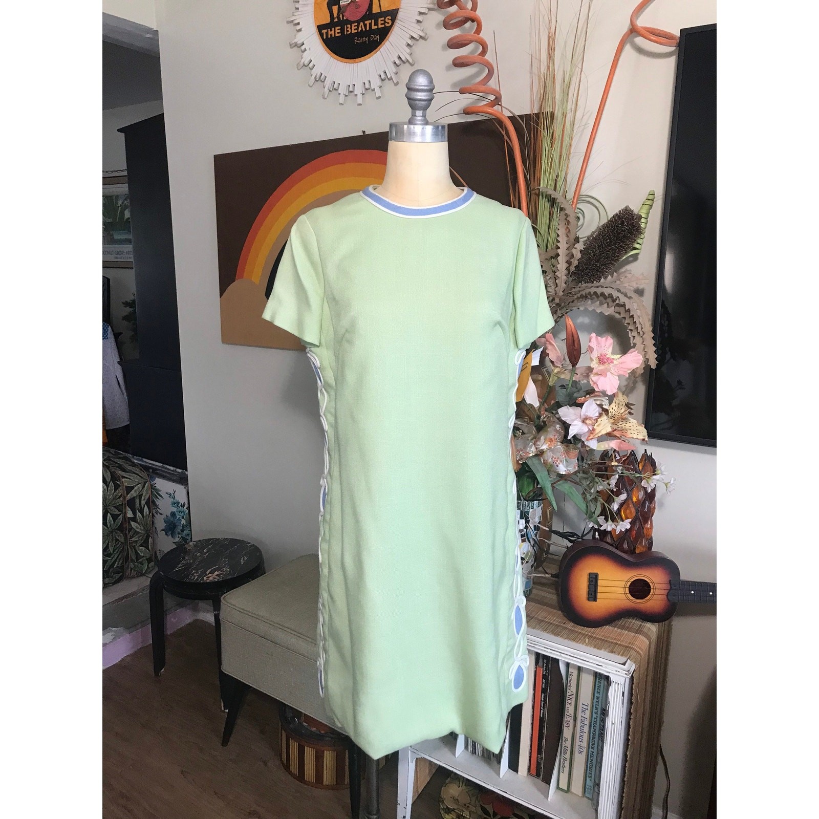 Vintage 1960s Parues Feinstein Shift Dress Celery Green Blue Applique Mod Mini