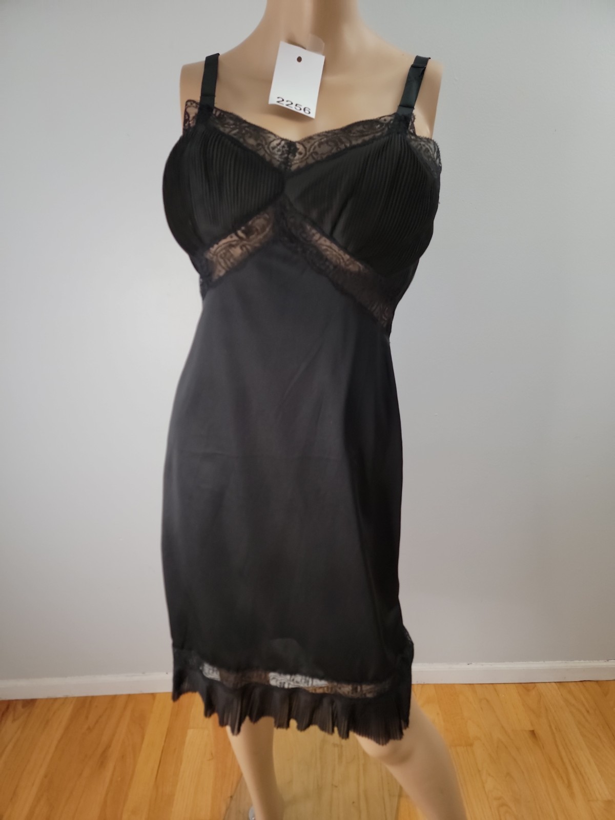 Vintage Charmode Nylon Black Full Slip Pleat/lace Detail 36 Regular