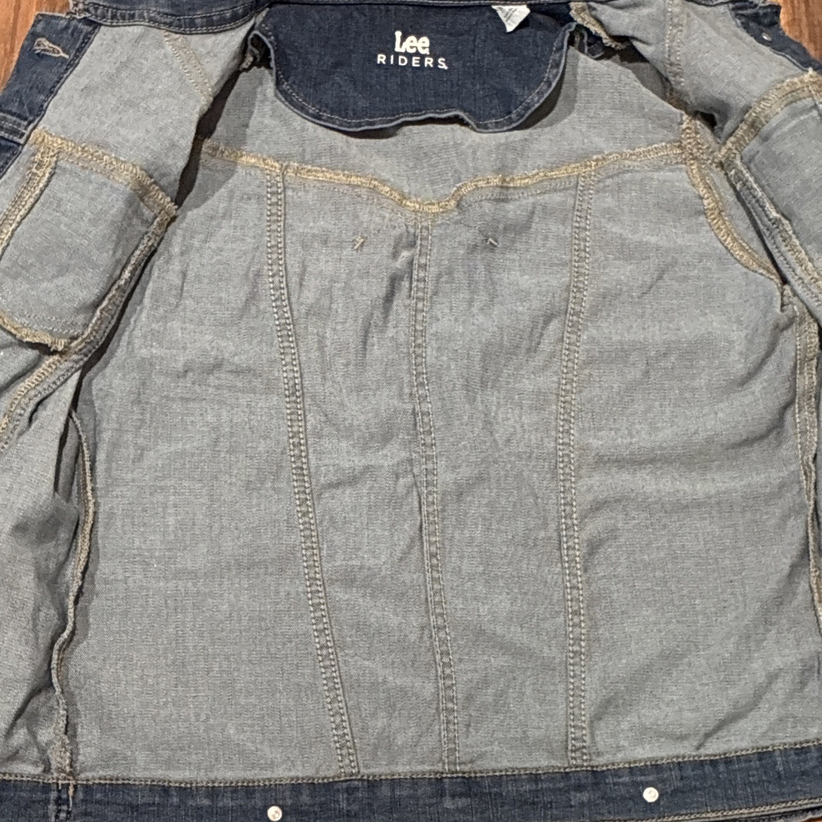 Lee Riders Denim Jacket Womens Med NWT Trucker Classic Blue Jean Fitted Casual
