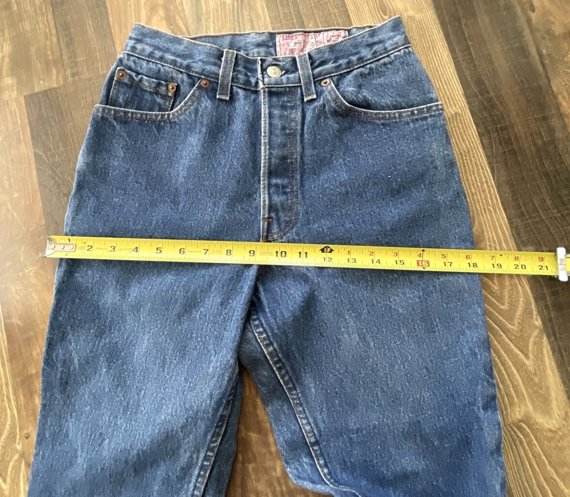 Levi’s 26501 0116 Blue Jeans Made In USA size 9 (W24 L30)