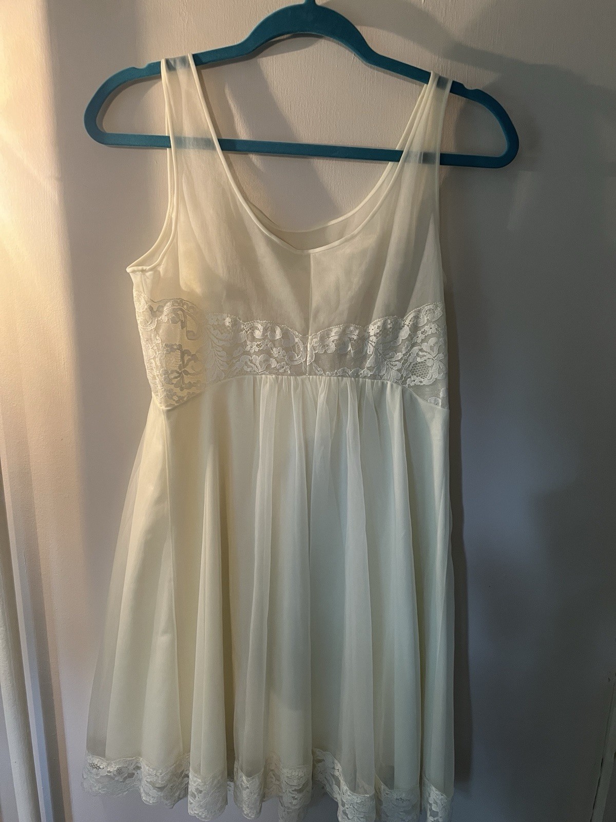 Vintage 80’s Shadow Line Yellow nightgown robe peignoir set lace nylon chiffon S