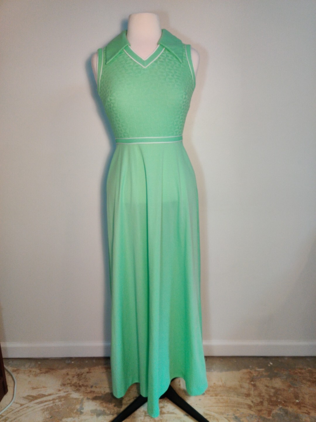 Vintage 60s 70s Maxi Hostess Dress Sz Small White Mint Green V-neck Collar