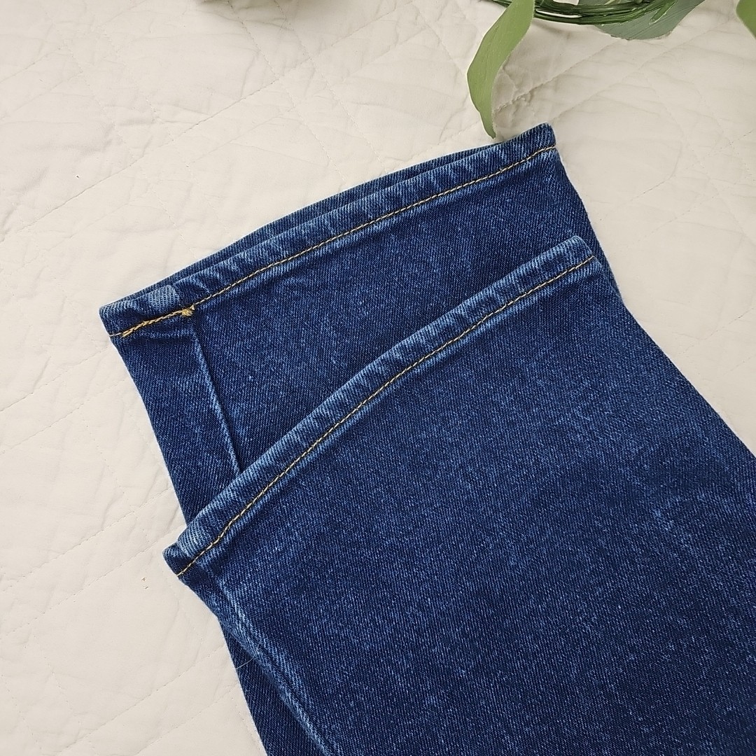 VTG Lee Riders Women’s Blue Denim Straight Leg Jeans VTG Size 10 (12 3/4″) Flat