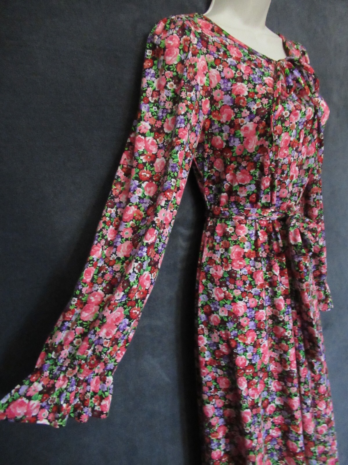 70’s Vintage Eva Robert Janan Italy Black Pink Floral Keyhole Belted Midi Dress