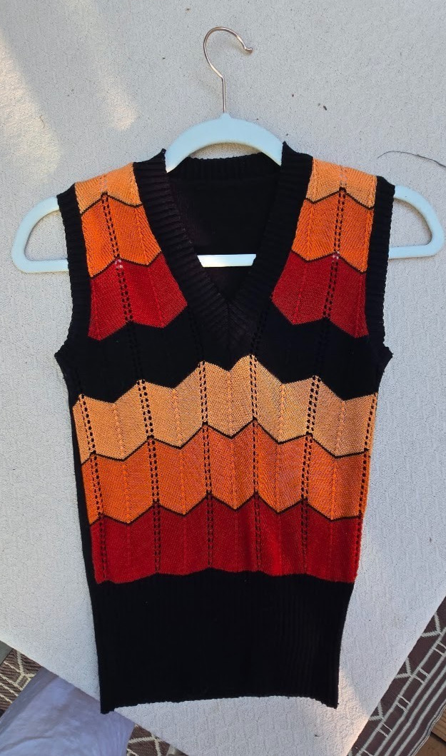 70s Style Chevron Knit Sweater Vest S/M Burnt Orange Soft Pointelle